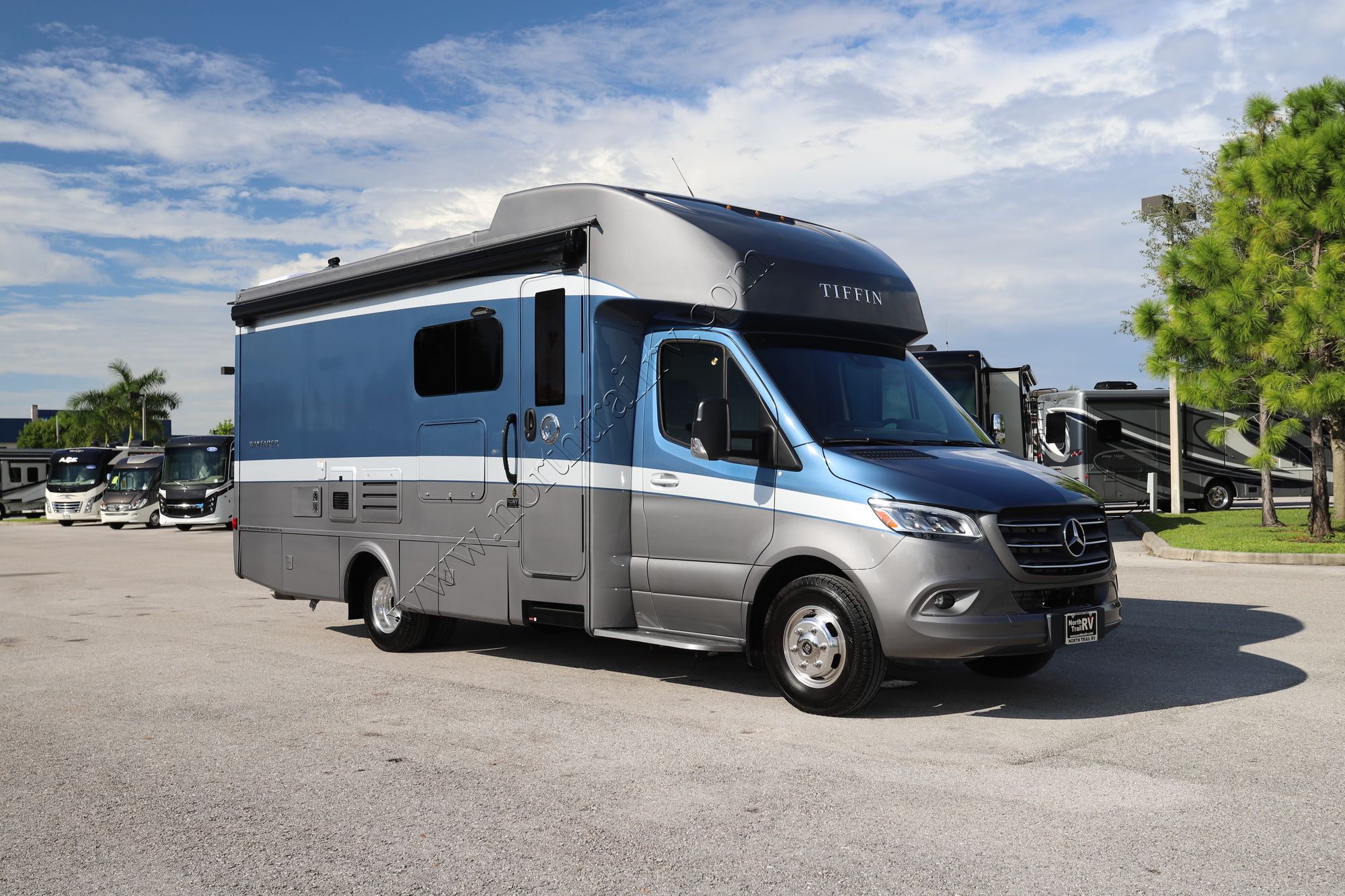 New 2022 Tiffin Motor Homes Wayfarer 25RW Class C  For Sale