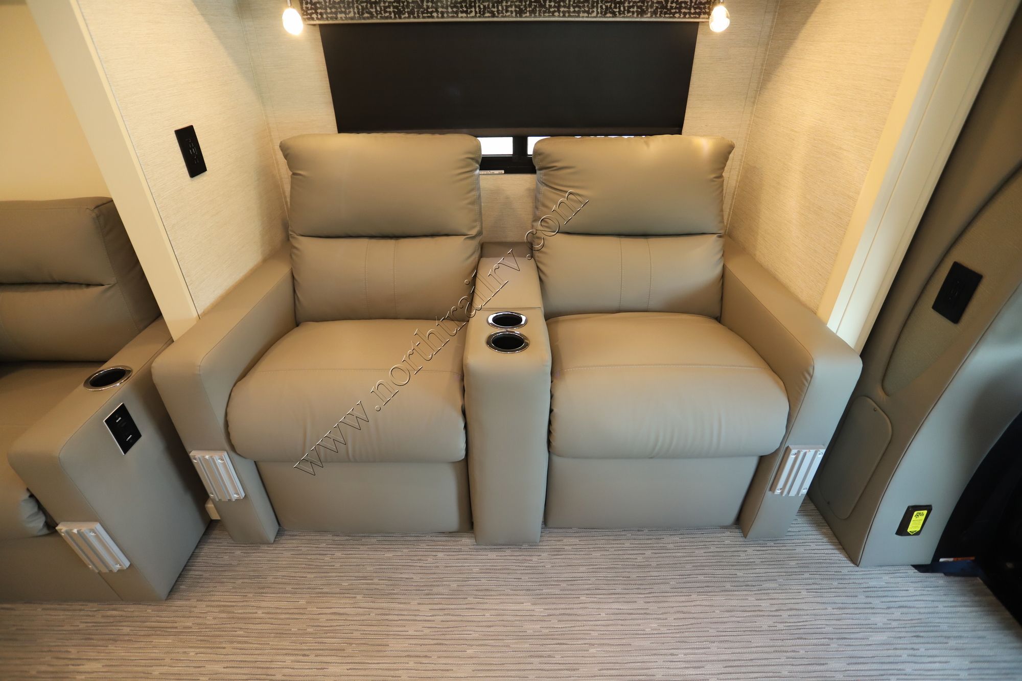 New 2022 Tiffin Motor Homes Wayfarer 25RW Class C  For Sale