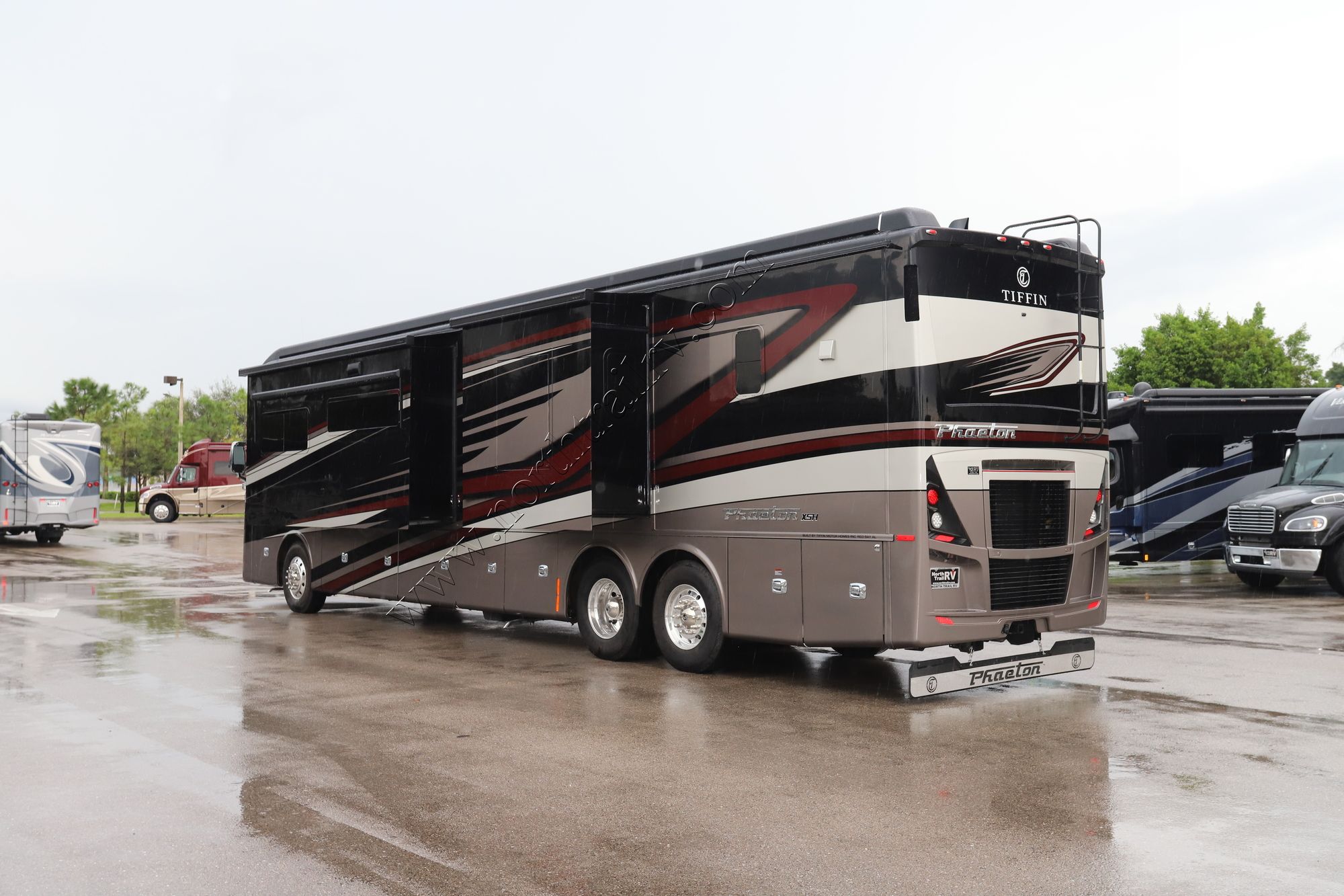 New 2022 Tiffin Motor Homes Phaeton 44 OH Class A  For Sale