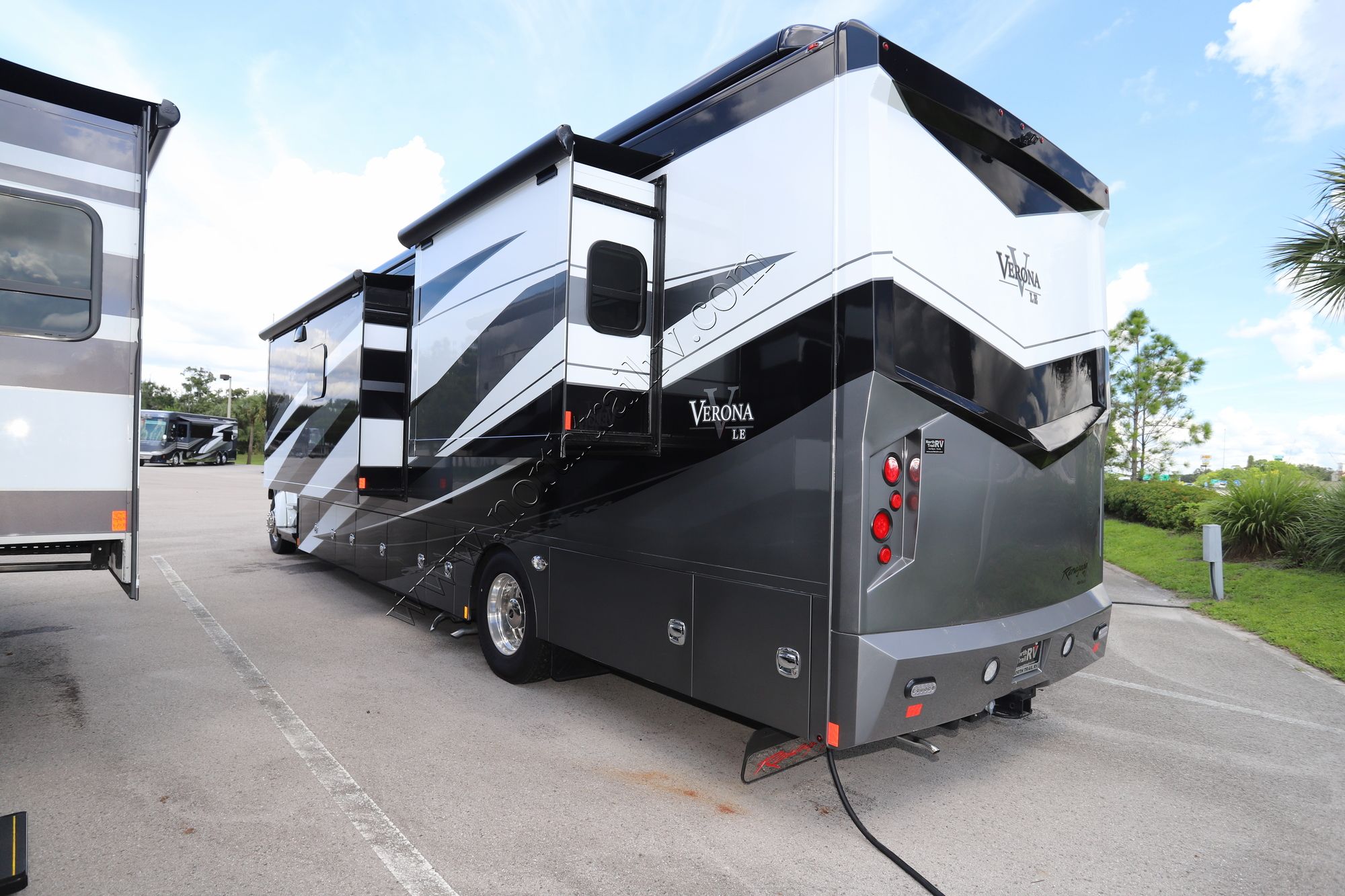 Used 2021 Renegade Rv Verona Le 40LRB Super C  For Sale