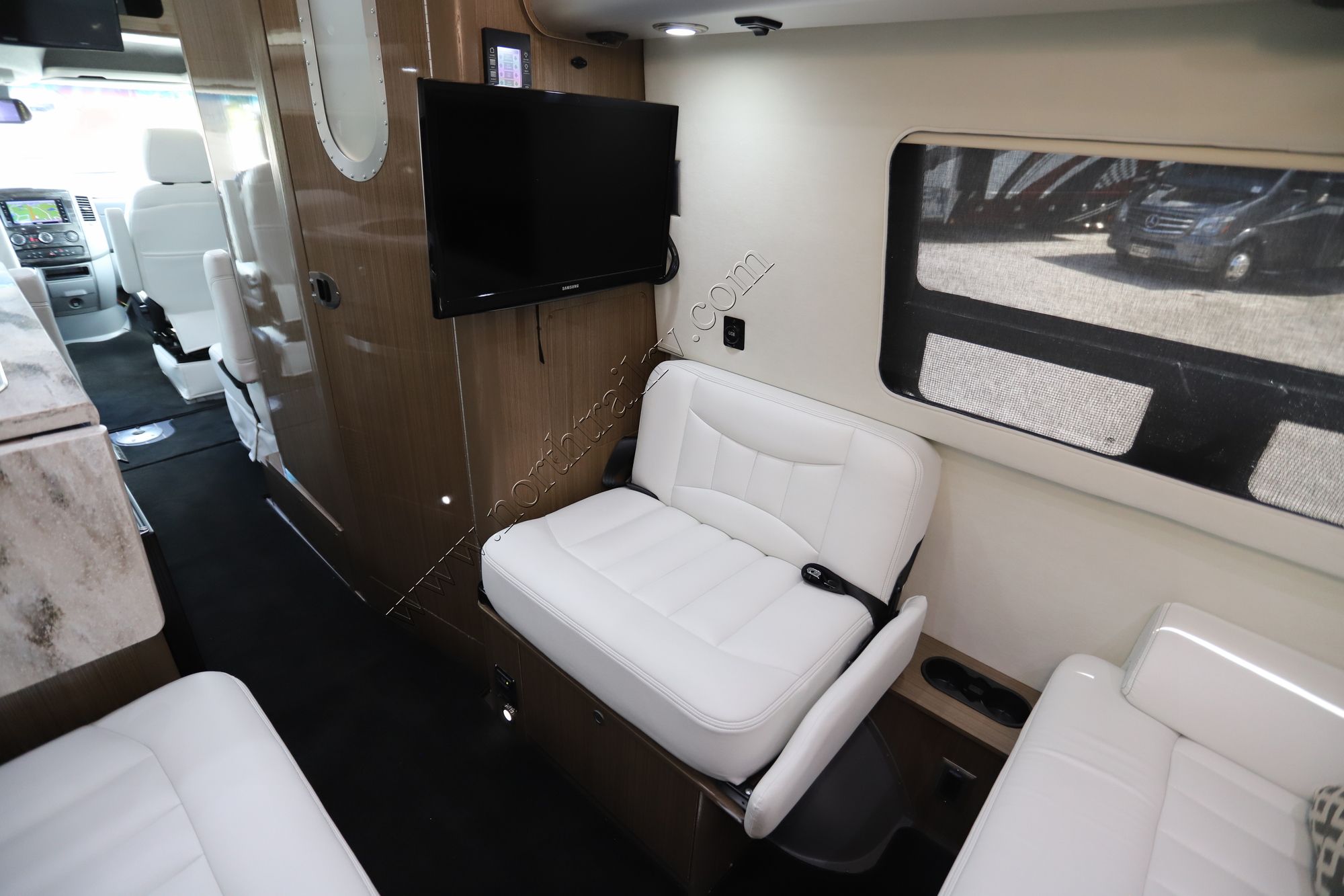 Used 2019 Airstream Interstate LOUNGE EXT4X4 Class B  For Sale