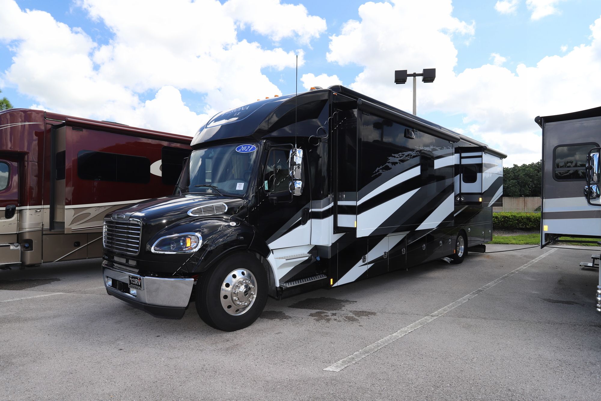 Used 2021 Renegade Rv Verona Le 40LRB Super C  For Sale