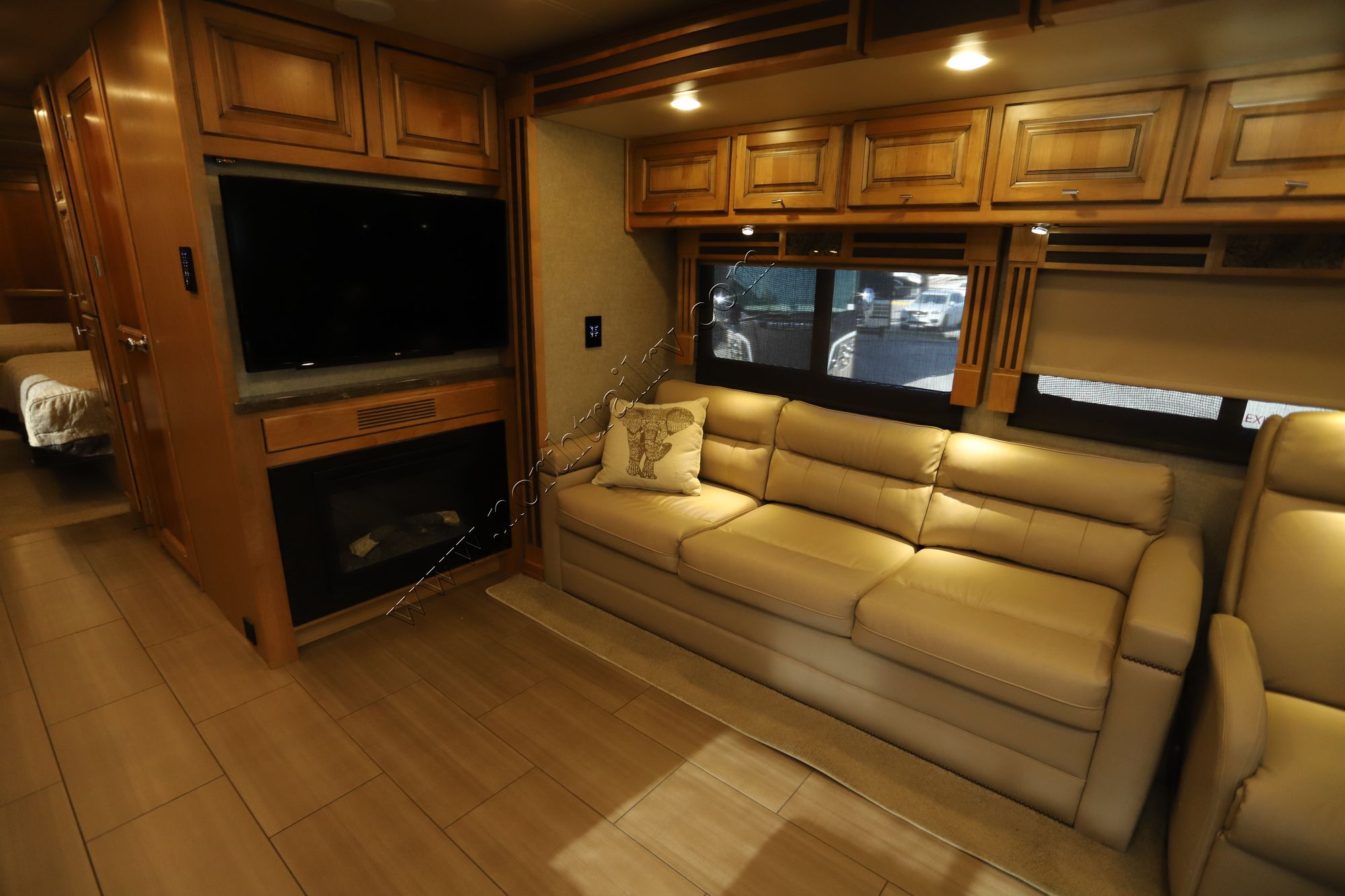 Used 2018 Tiffin Motor Homes Allegro Red 33AA Class A  For Sale