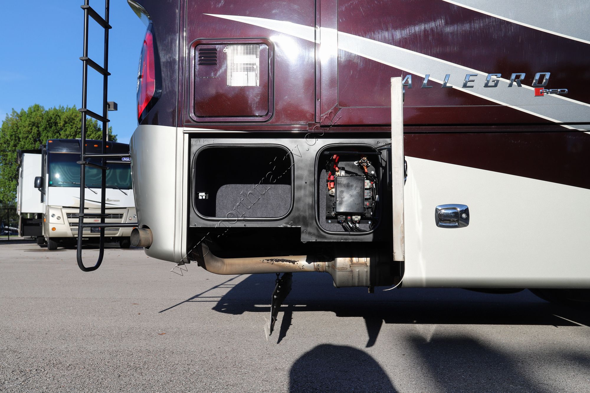 Used 2018 Tiffin Motor Homes Allegro Red 33AA Class A  For Sale