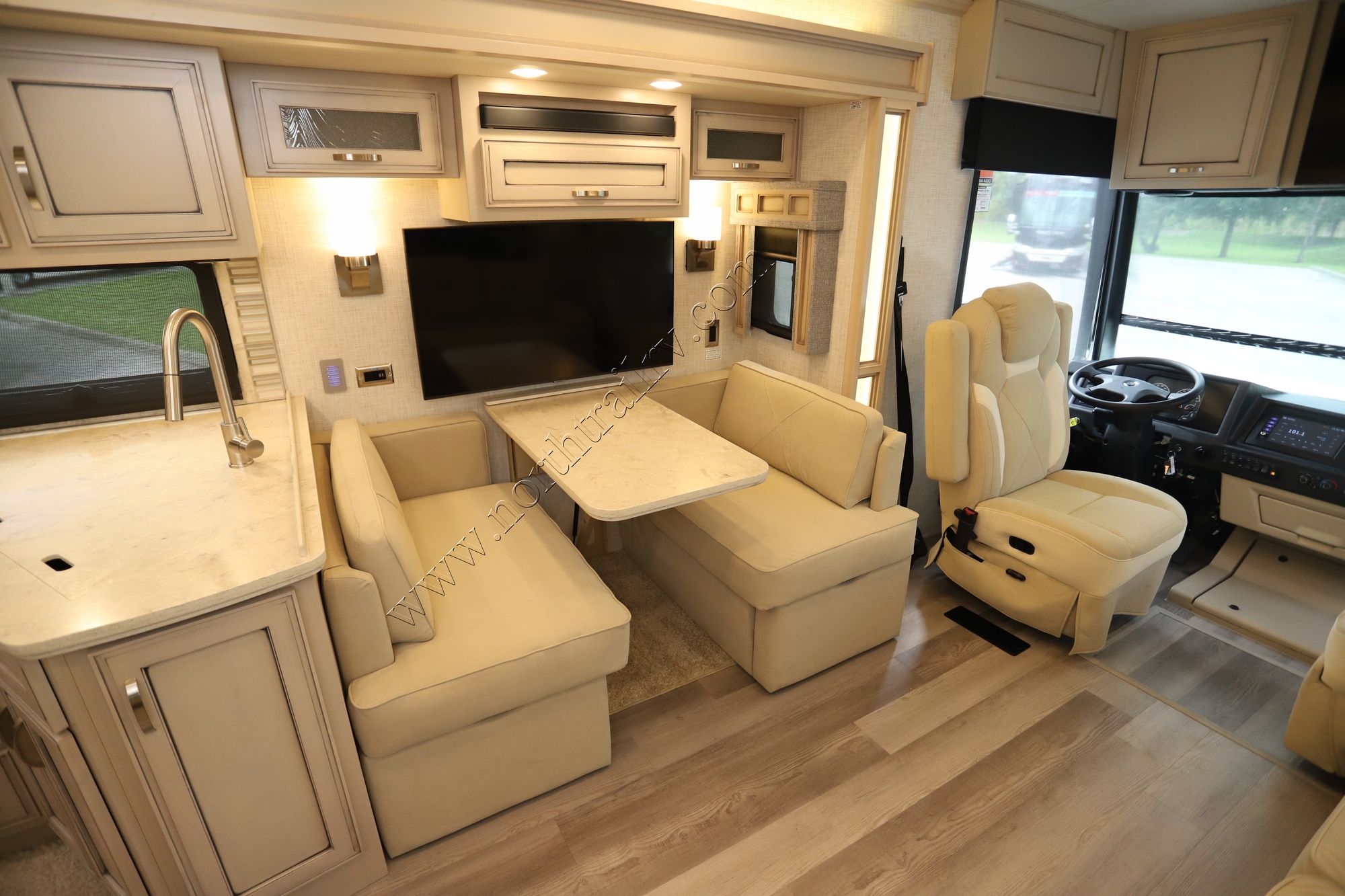 New 2022 Newmar Canyon Star 3927 Class A  For Sale