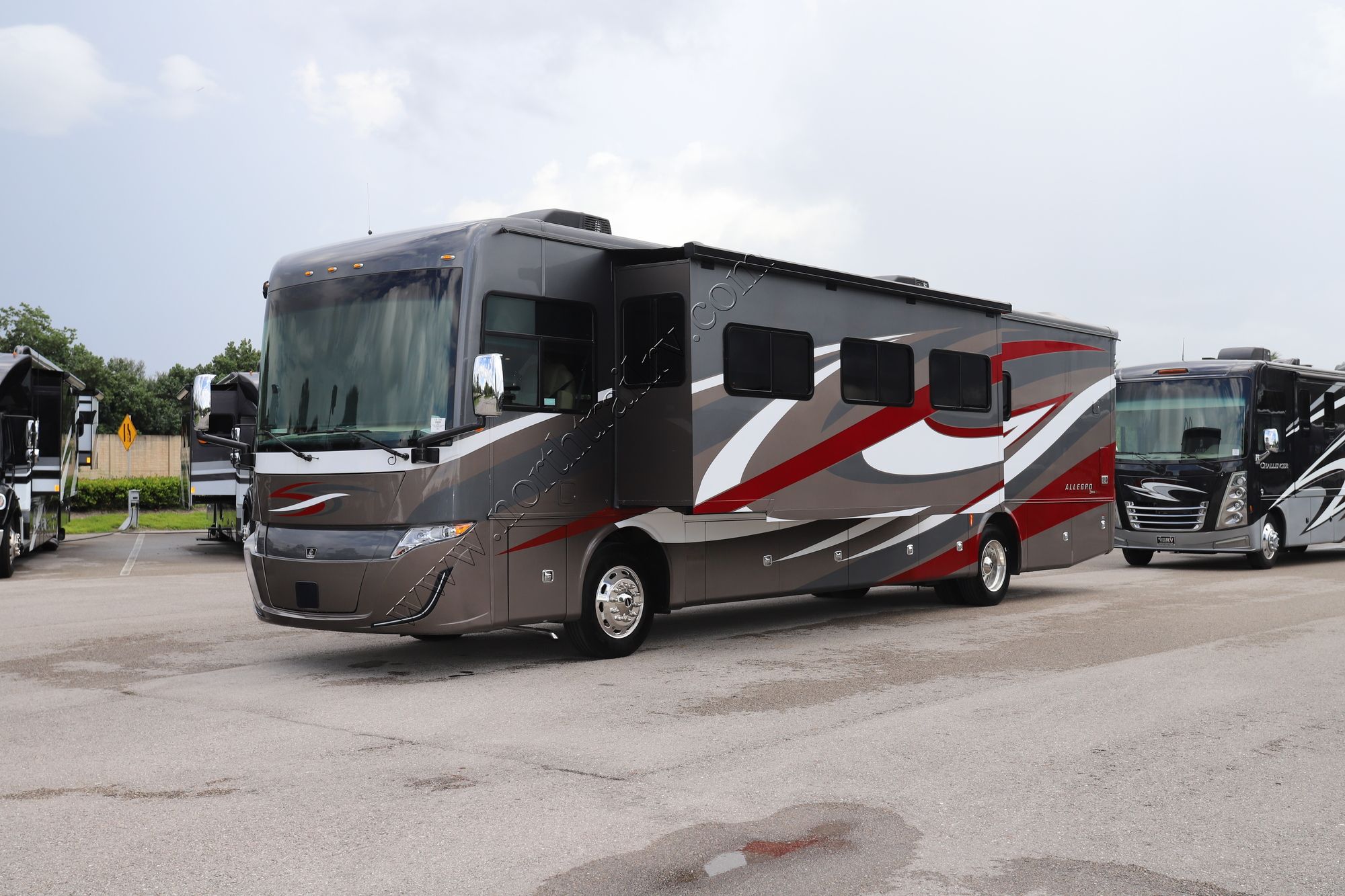 New 2022 Tiffin Motor Homes Allegro Red 38LL Class A  For Sale