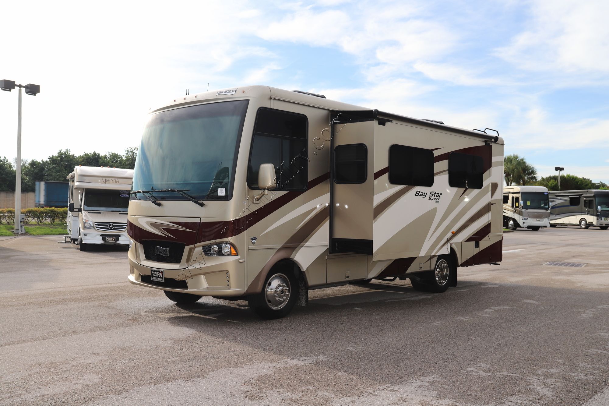 Used 2021 Newmar Bay Star Sport 2702 Class A  For Sale