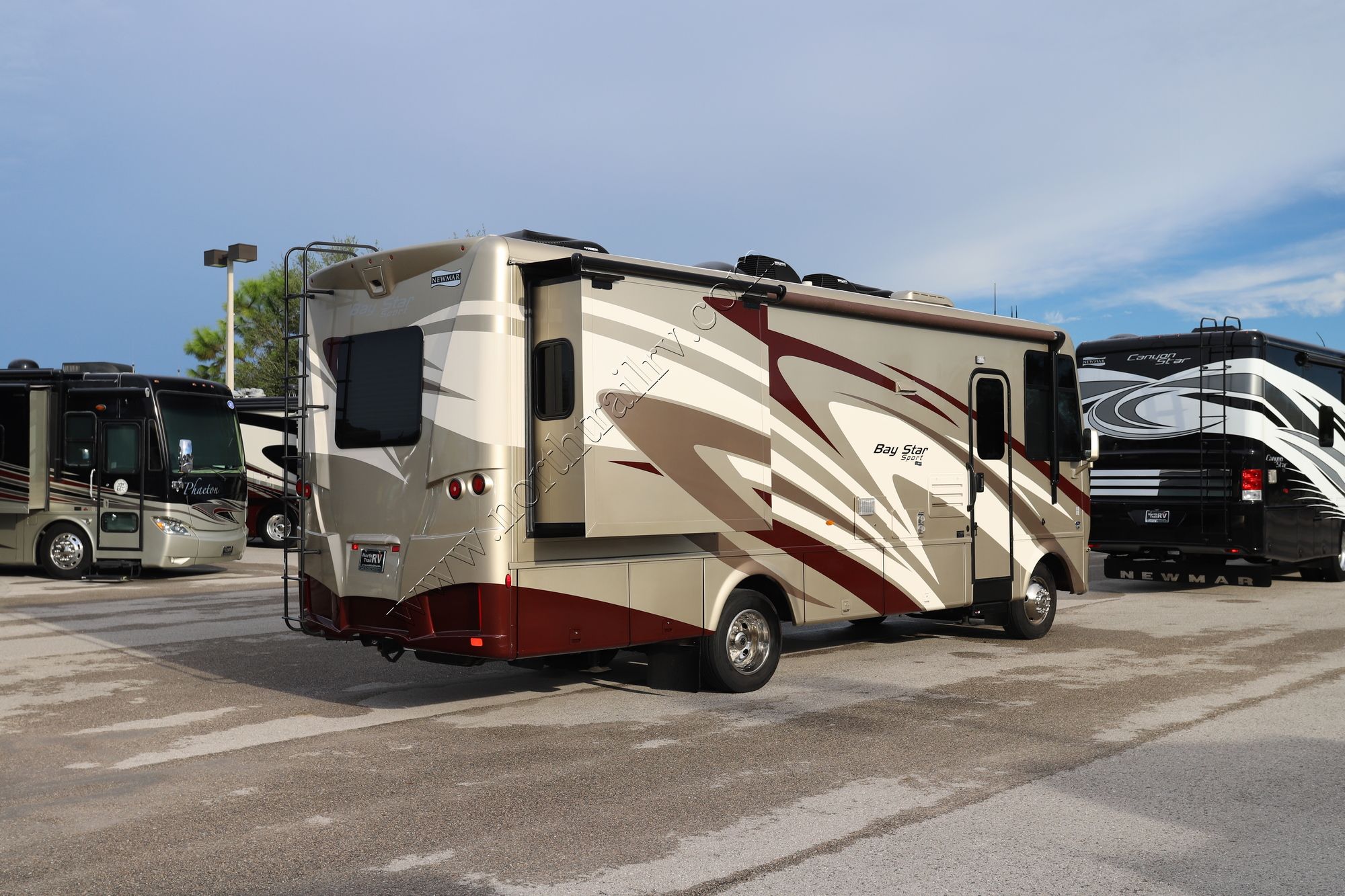 Used 2021 Newmar Bay Star Sport 2702 Class A  For Sale