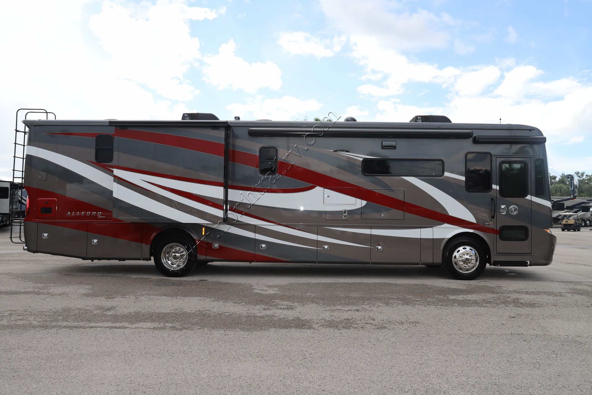 New 2022 Tiffin Motor Homes Allegro Red 38LL Class A  For Sale