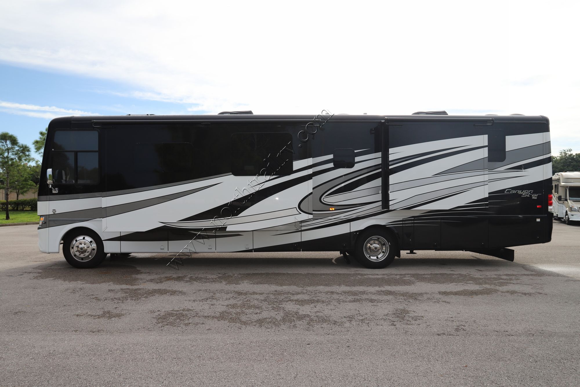 Used 2017 Newmar Canyon Star 3953 Class A  For Sale