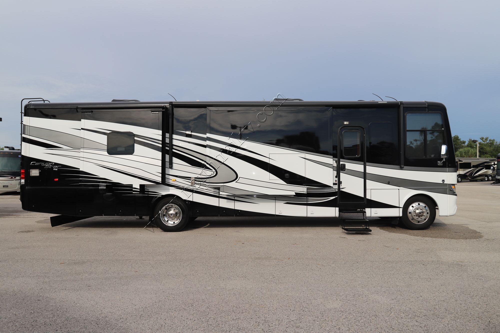 Used 2017 Newmar Canyon Star 3953 Class A  For Sale