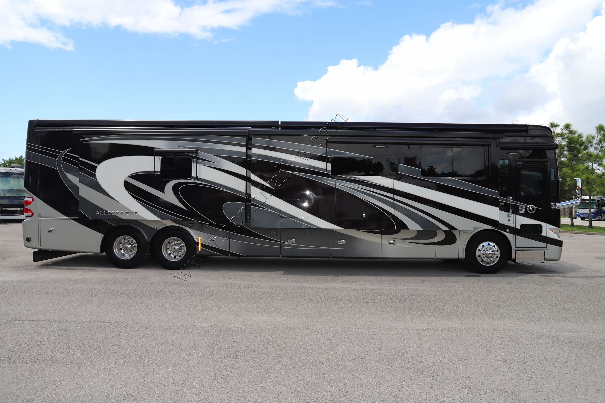 Used 2018 Tiffin Motor Homes Allegro Bus 45OPP Class A  For Sale