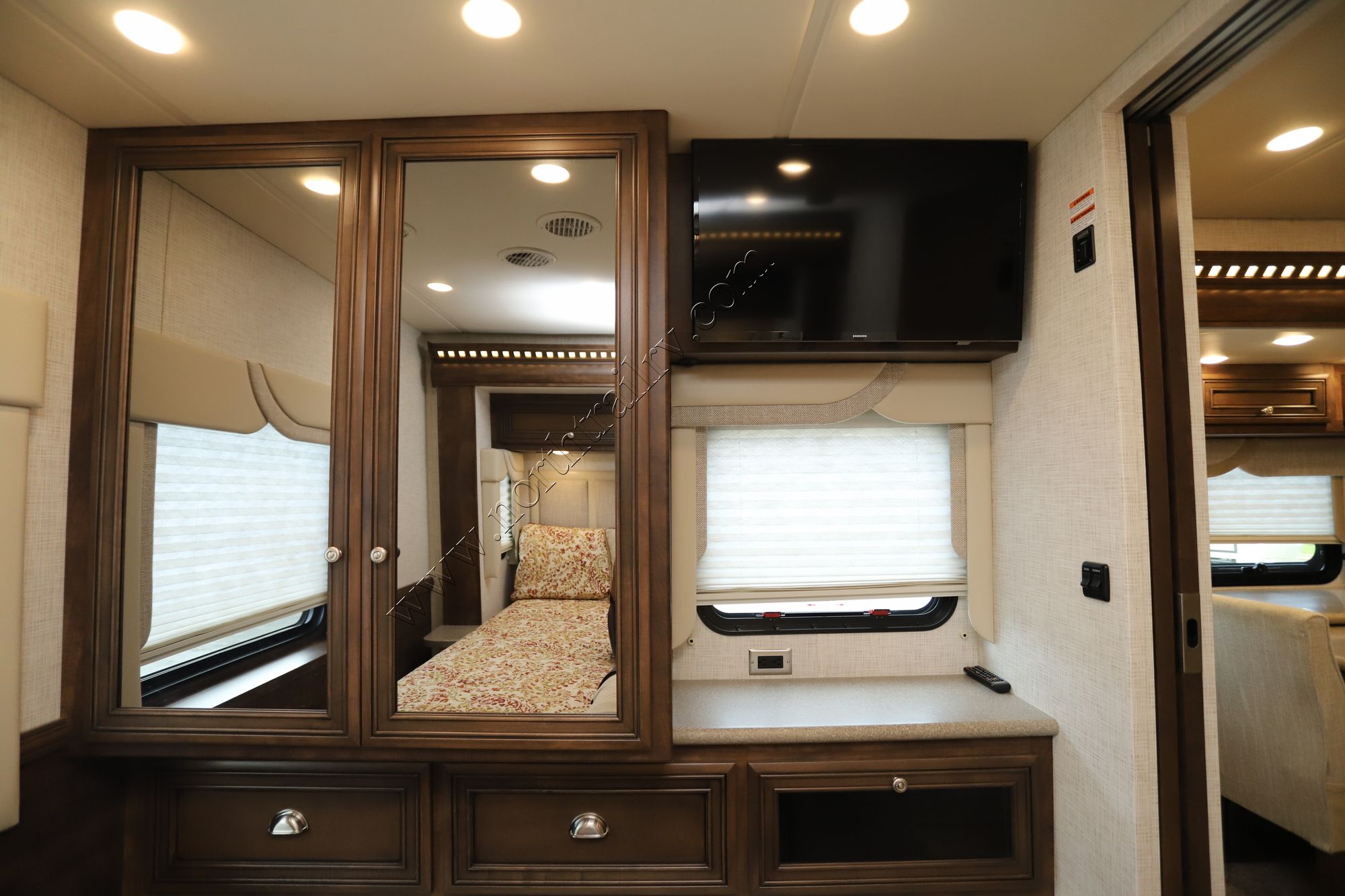 Used 2021 Newmar Bay Star Sport 2702 Class A  For Sale