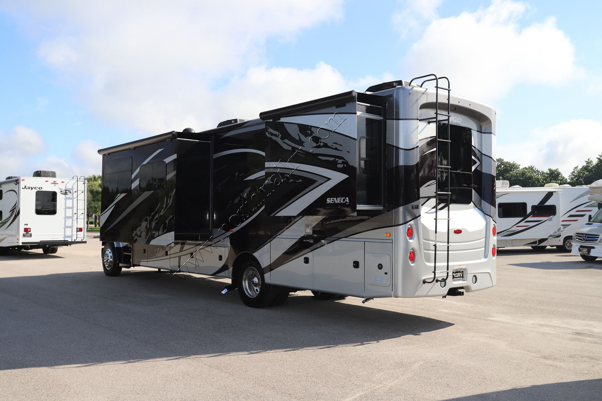 New 2022 Jayco Seneca 37TS Super C  For Sale