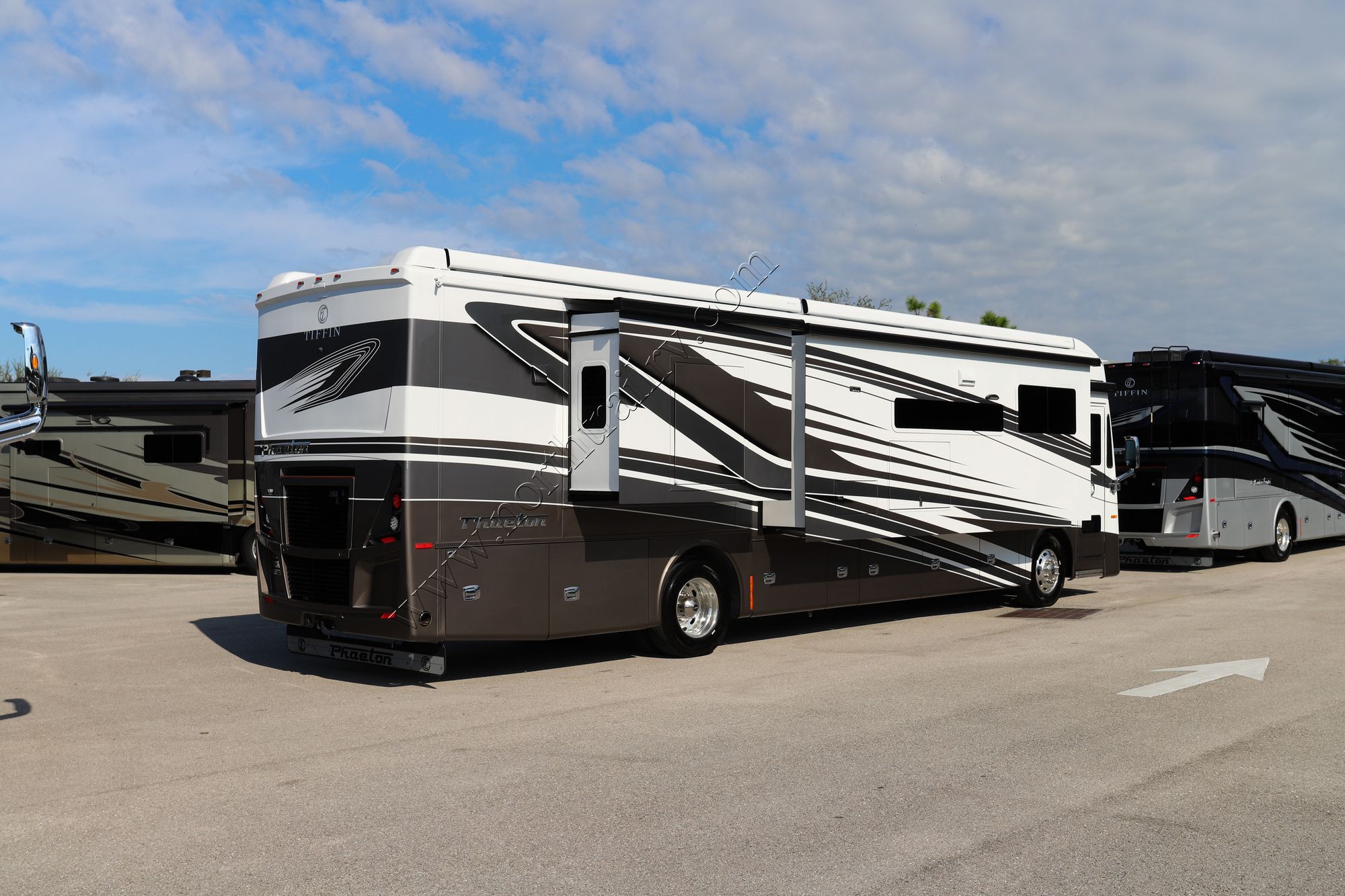 New 2022 Tiffin Motor Homes Phaeton 40AH Class A  For Sale