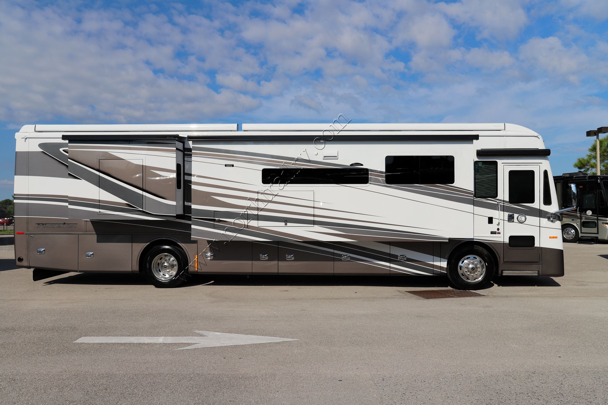 New 2022 Tiffin Motor Homes Phaeton 40AH Class A  For Sale