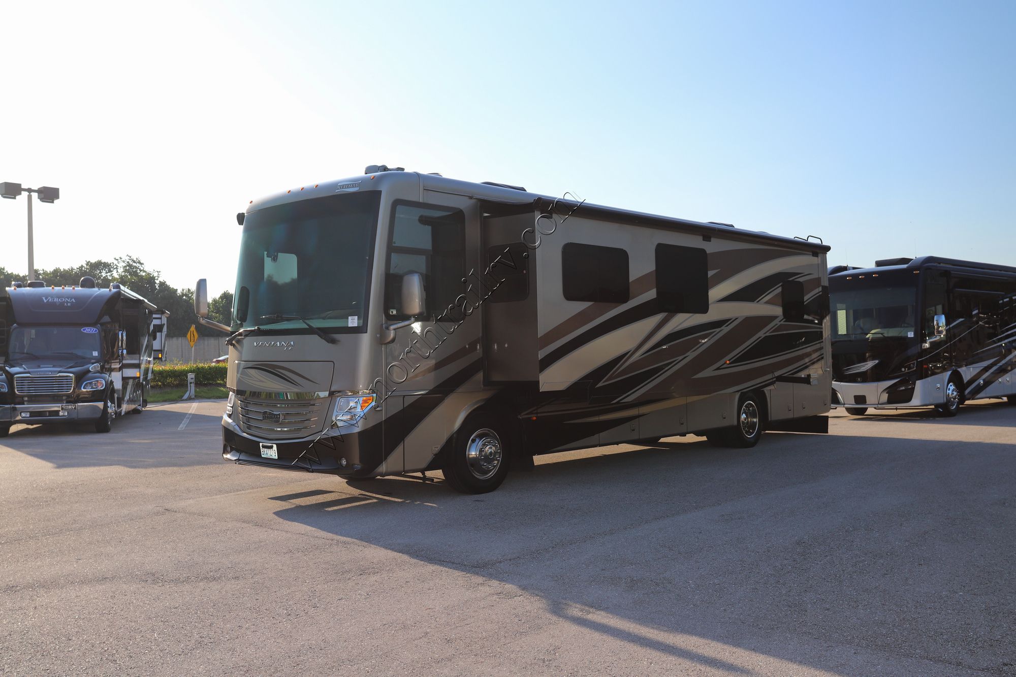 Used 2018 Newmar Ventana Le 3709 Class A  For Sale