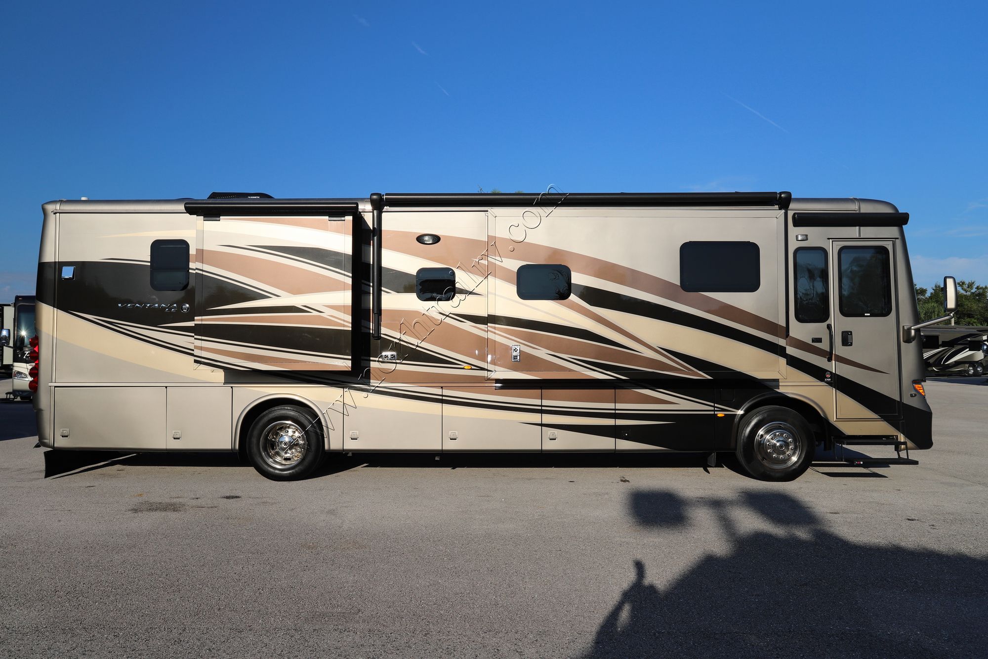 Used 2018 Newmar Ventana Le 3709 Class A  For Sale