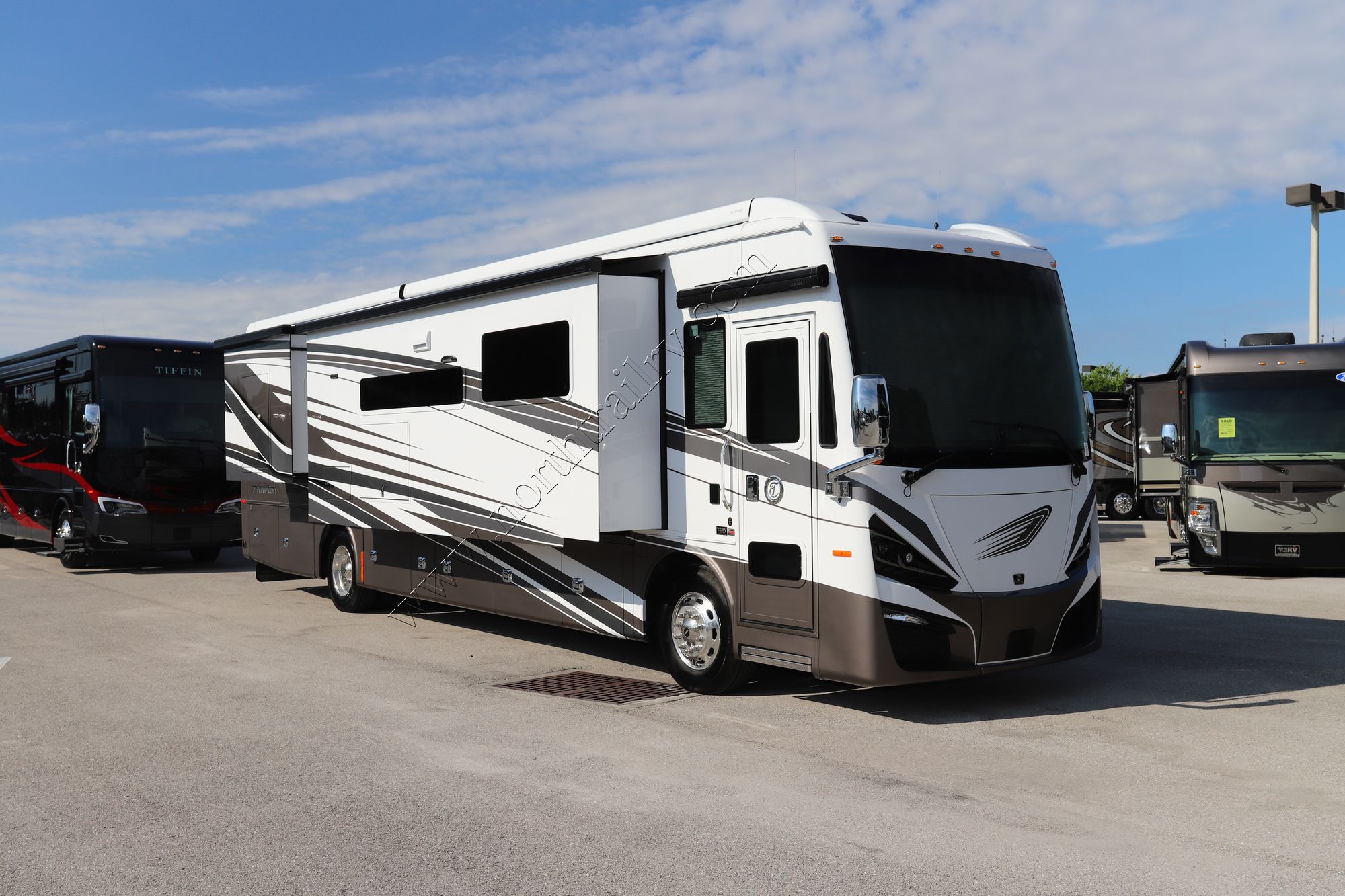 New 2022 Tiffin Motor Homes Phaeton 40AH Class A  For Sale