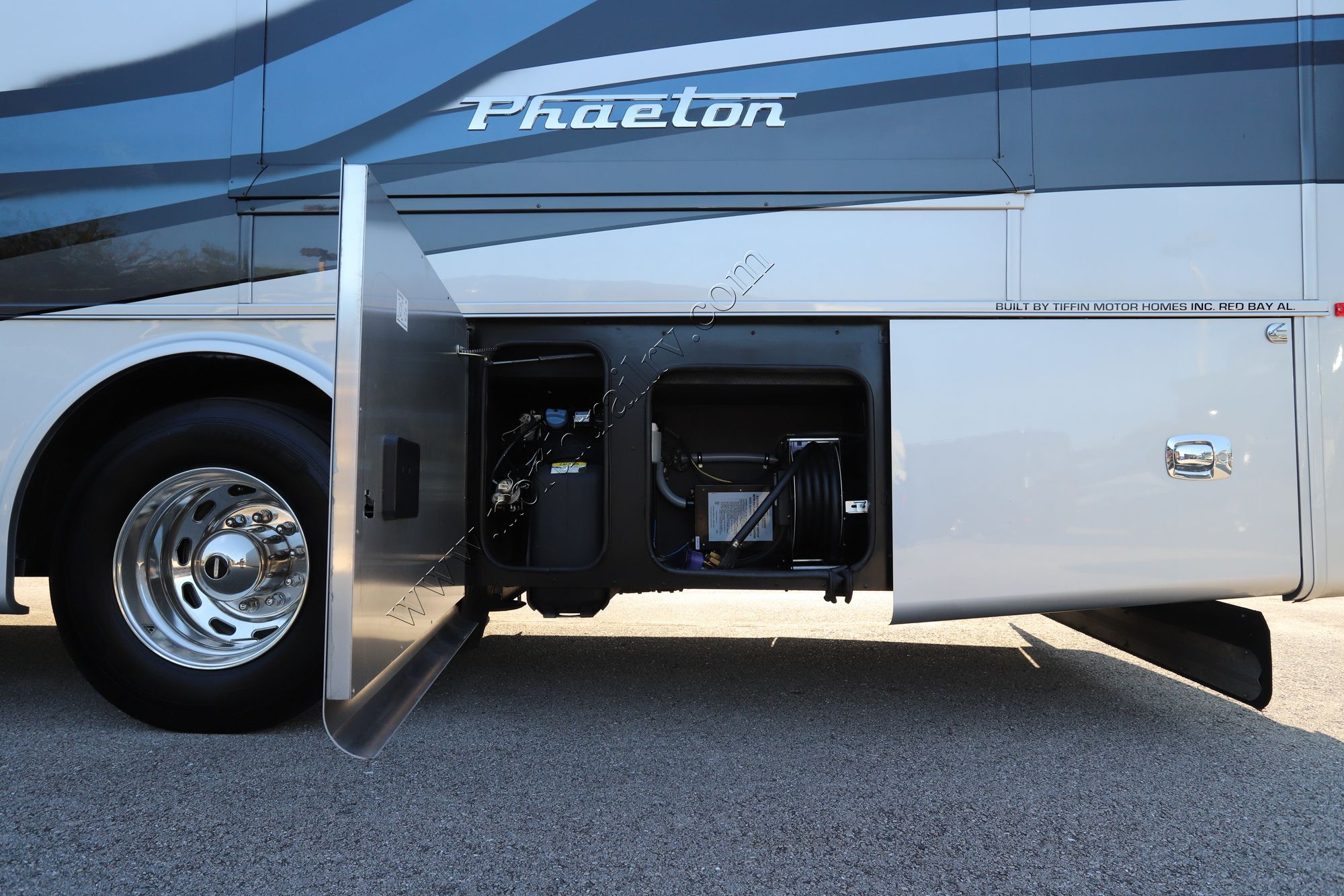 New 2022 Tiffin Motor Homes Phaeton 36SH Class A  For Sale