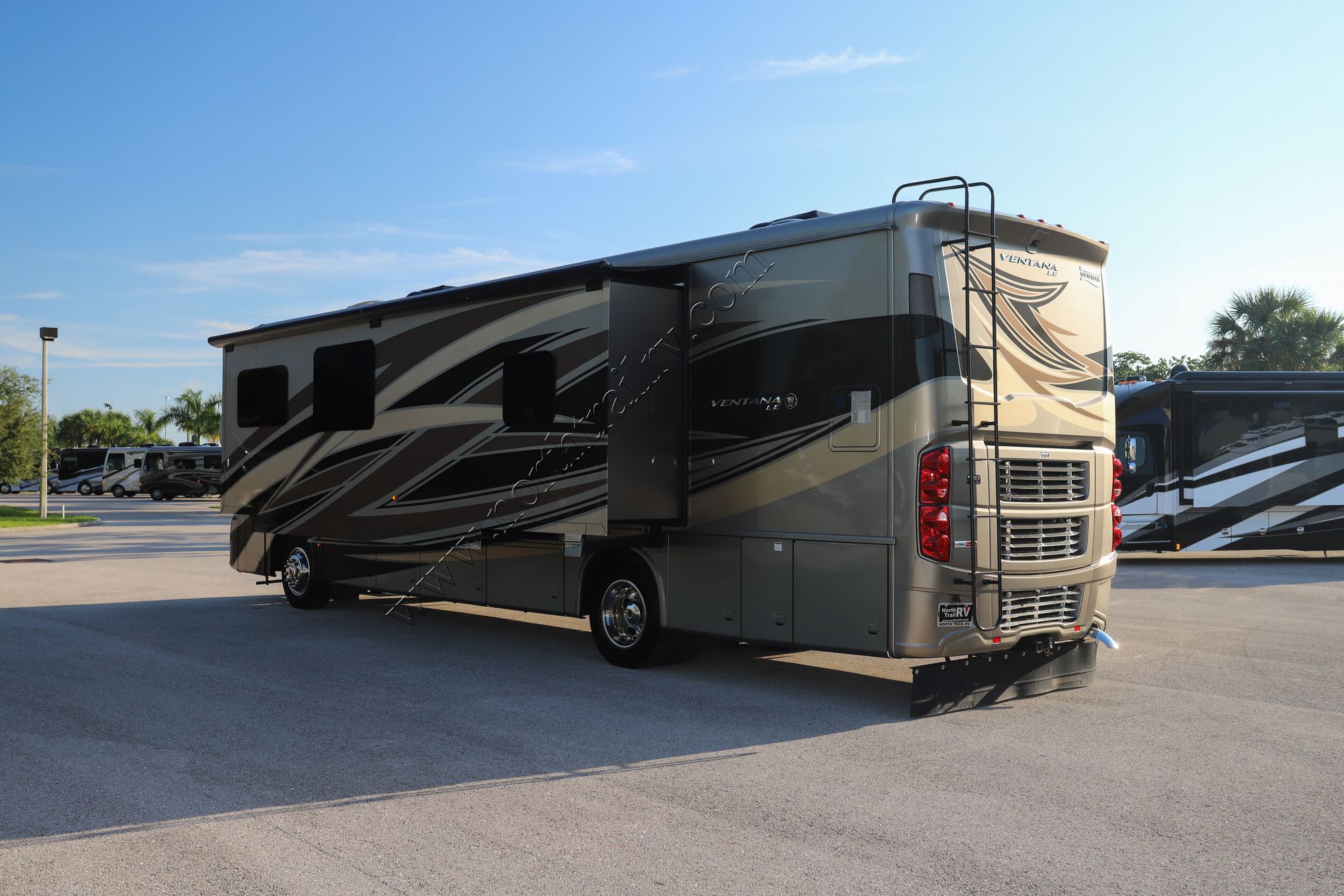 Used 2018 Newmar Ventana Le 3709 Class A  For Sale