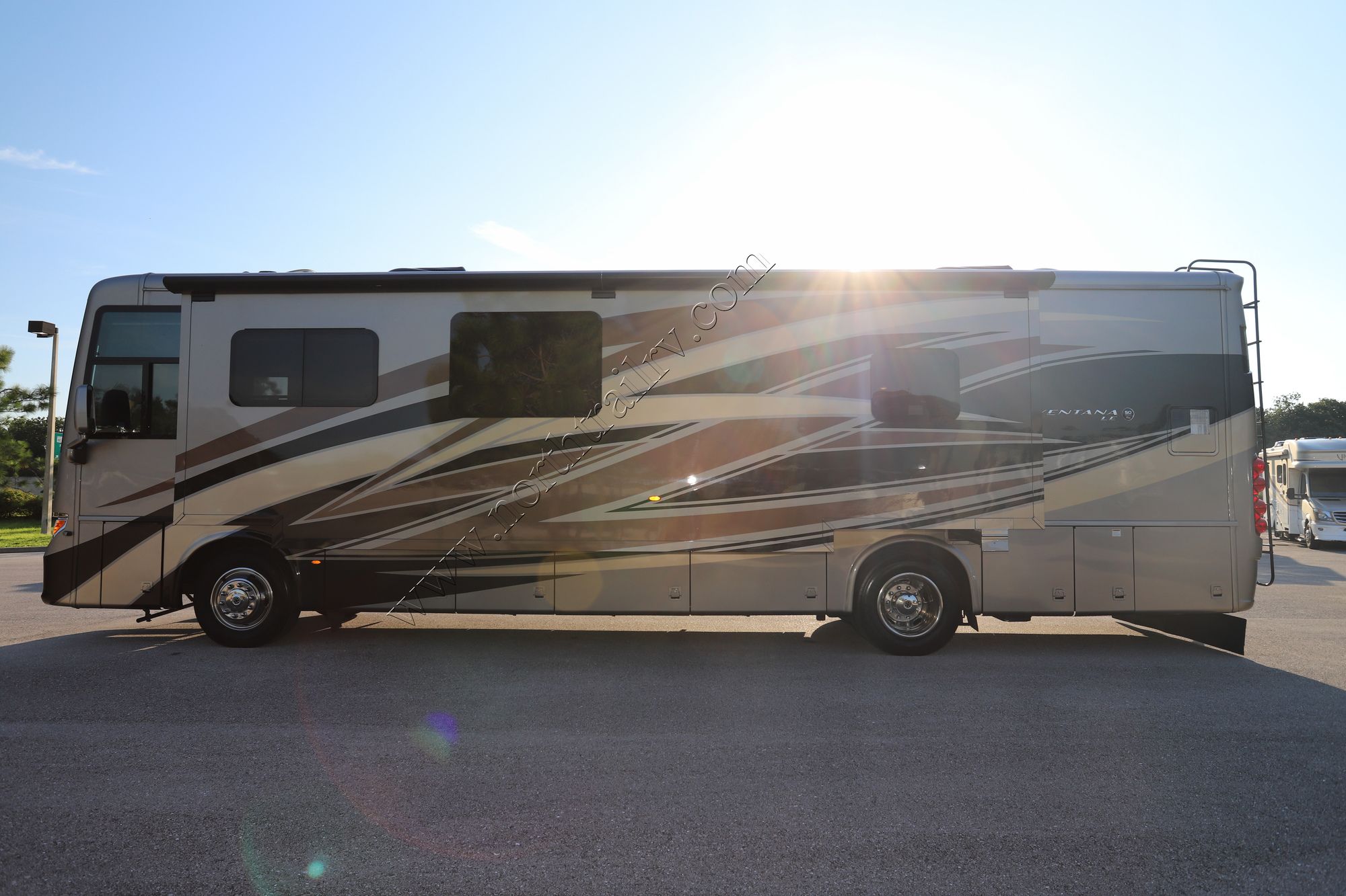 Used 2018 Newmar Ventana Le 3709 Class A  For Sale