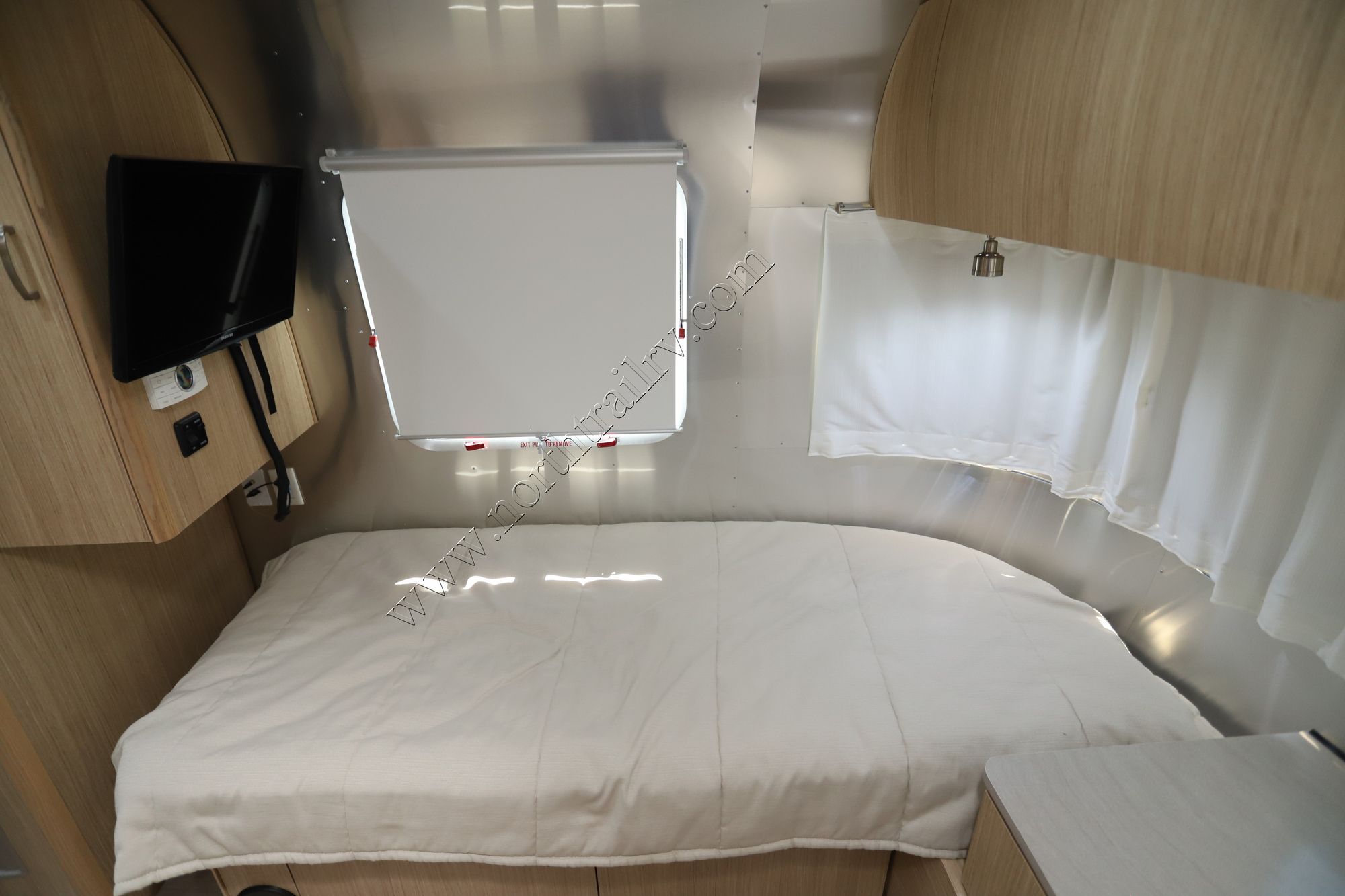 Used 2018 Airstream Flying Cloud 27FB TWIN Travel Trailer  For Sale