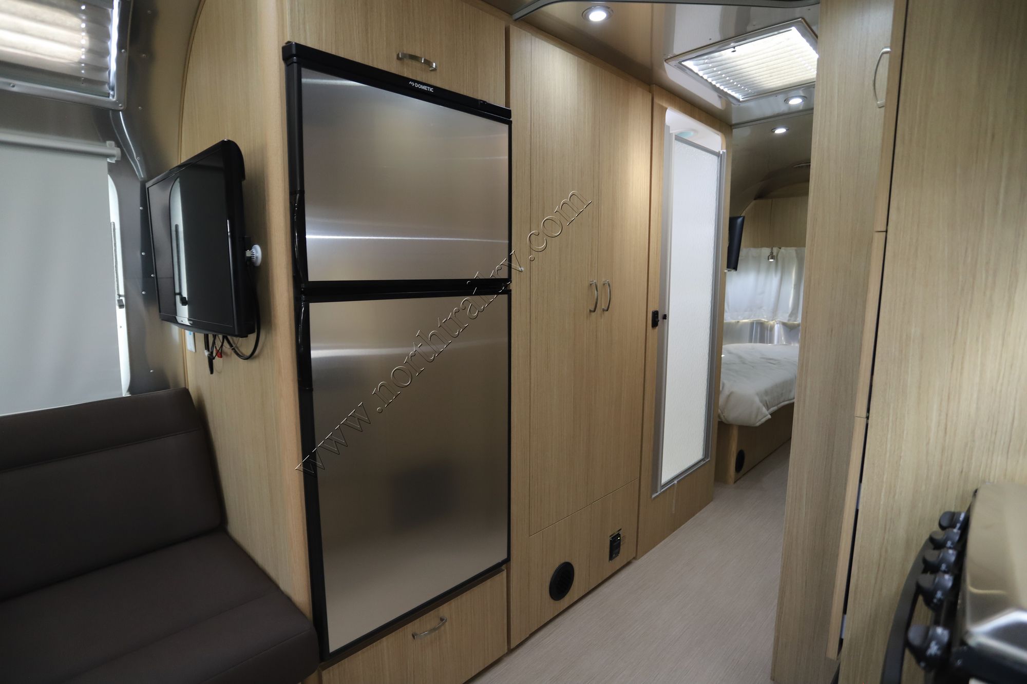 Used 2018 Airstream Flying Cloud 27FB TWIN Travel Trailer  For Sale