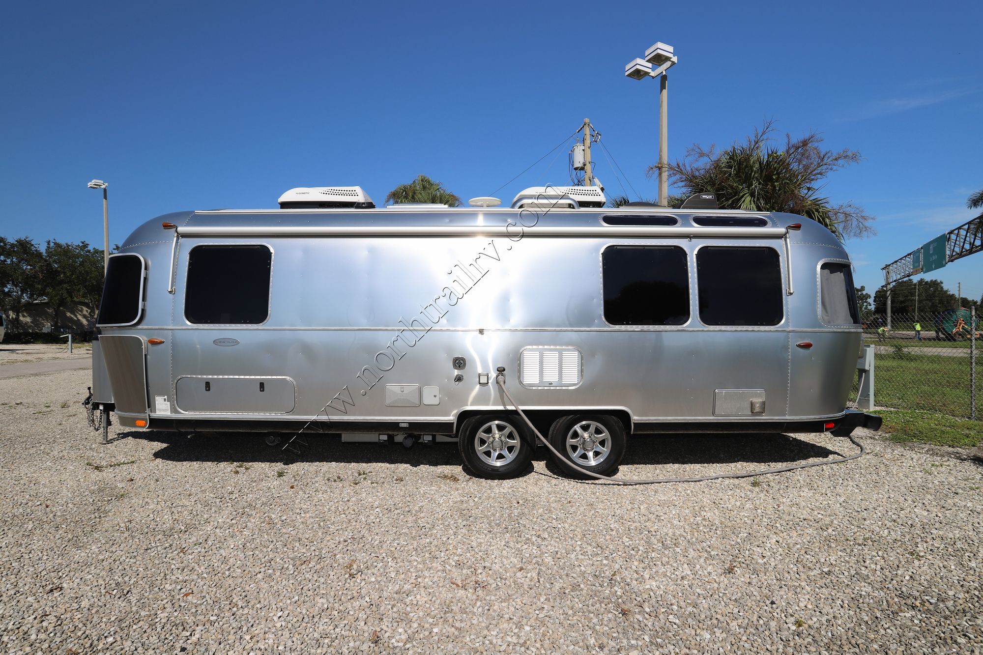 Used 2018 Airstream Flying Cloud 27FB TWIN Travel Trailer  For Sale