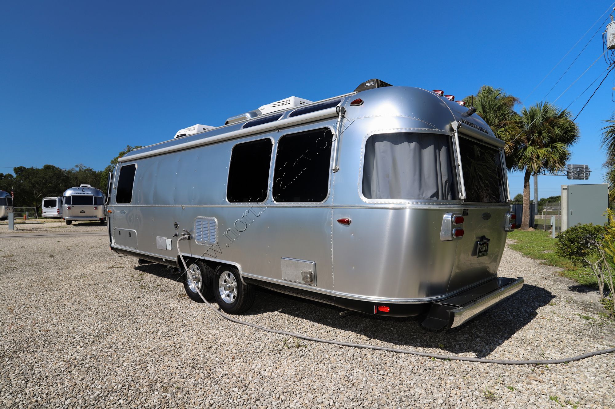 Used 2018 Airstream Flying Cloud 27FB TWIN Travel Trailer  For Sale