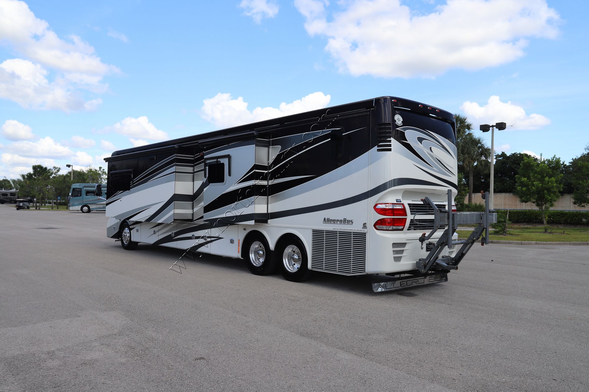 Used 2014 Tiffin Motor Homes Allegro Bus 45LP Class A  For Sale