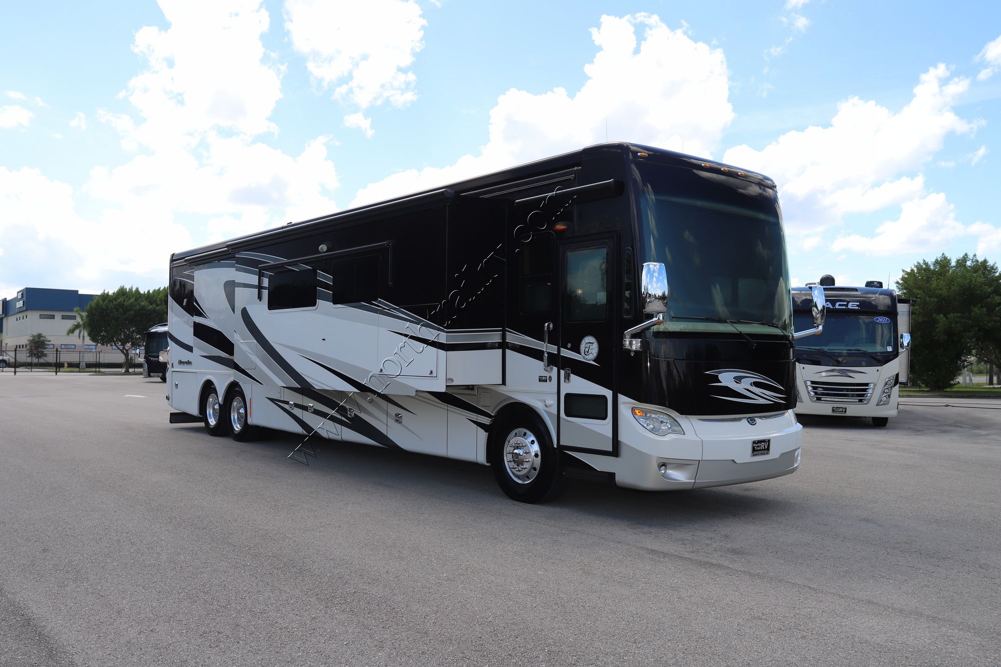 Used 2014 Tiffin Motor Homes Allegro Bus 45LP Class A  For Sale