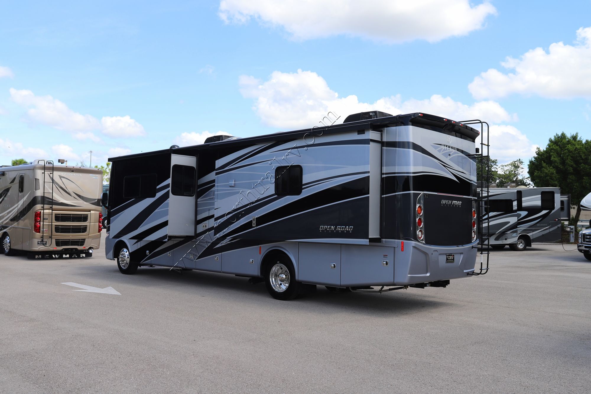 New 2022 Tiffin Motor Homes Allegro 34PA Class A  For Sale