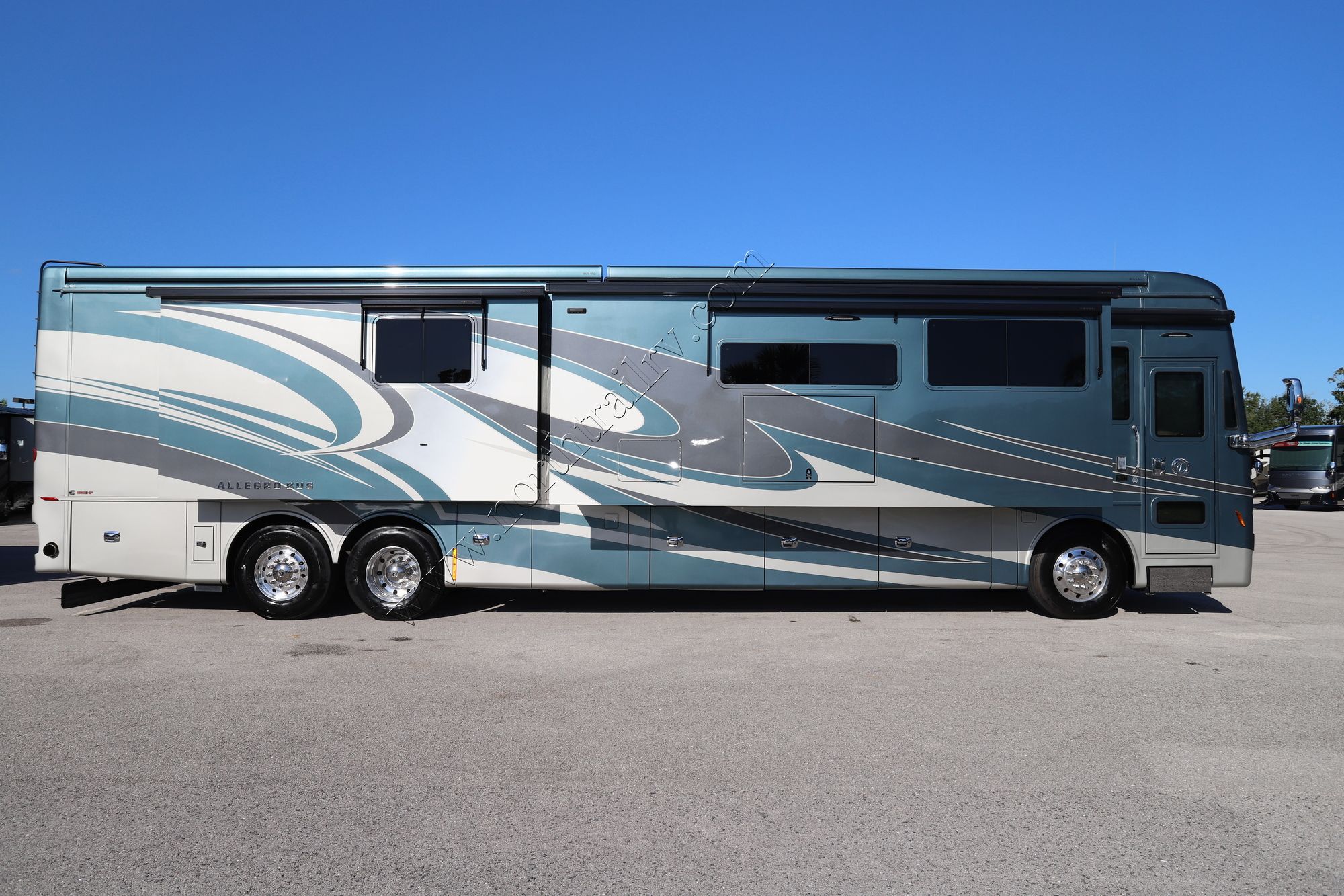 Used 2019 Tiffin Motor Homes Allegro Bus 45OPP Class A  For Sale