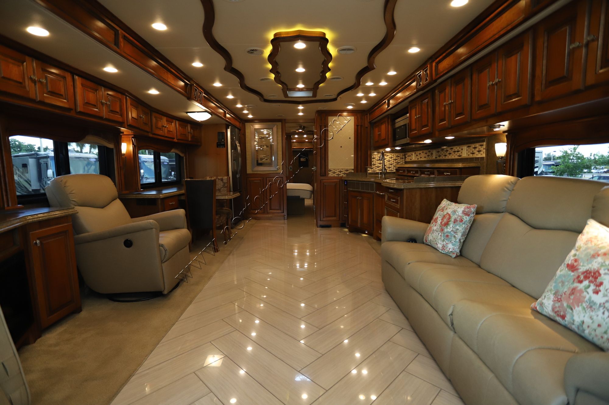 Used 2014 Tiffin Motor Homes Allegro Bus 45LP Class A  For Sale