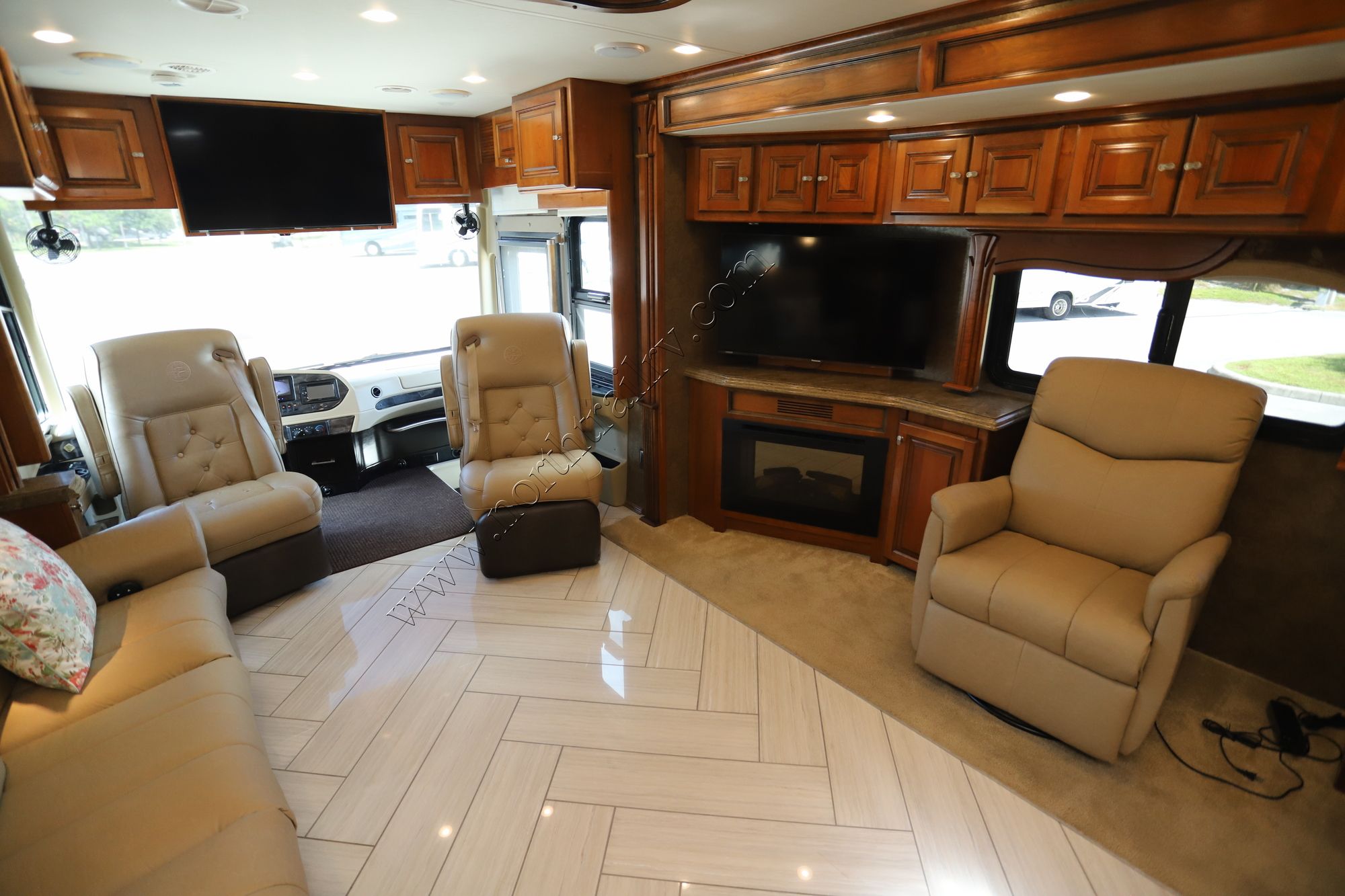 Used 2014 Tiffin Motor Homes Allegro Bus 45LP Class A  For Sale