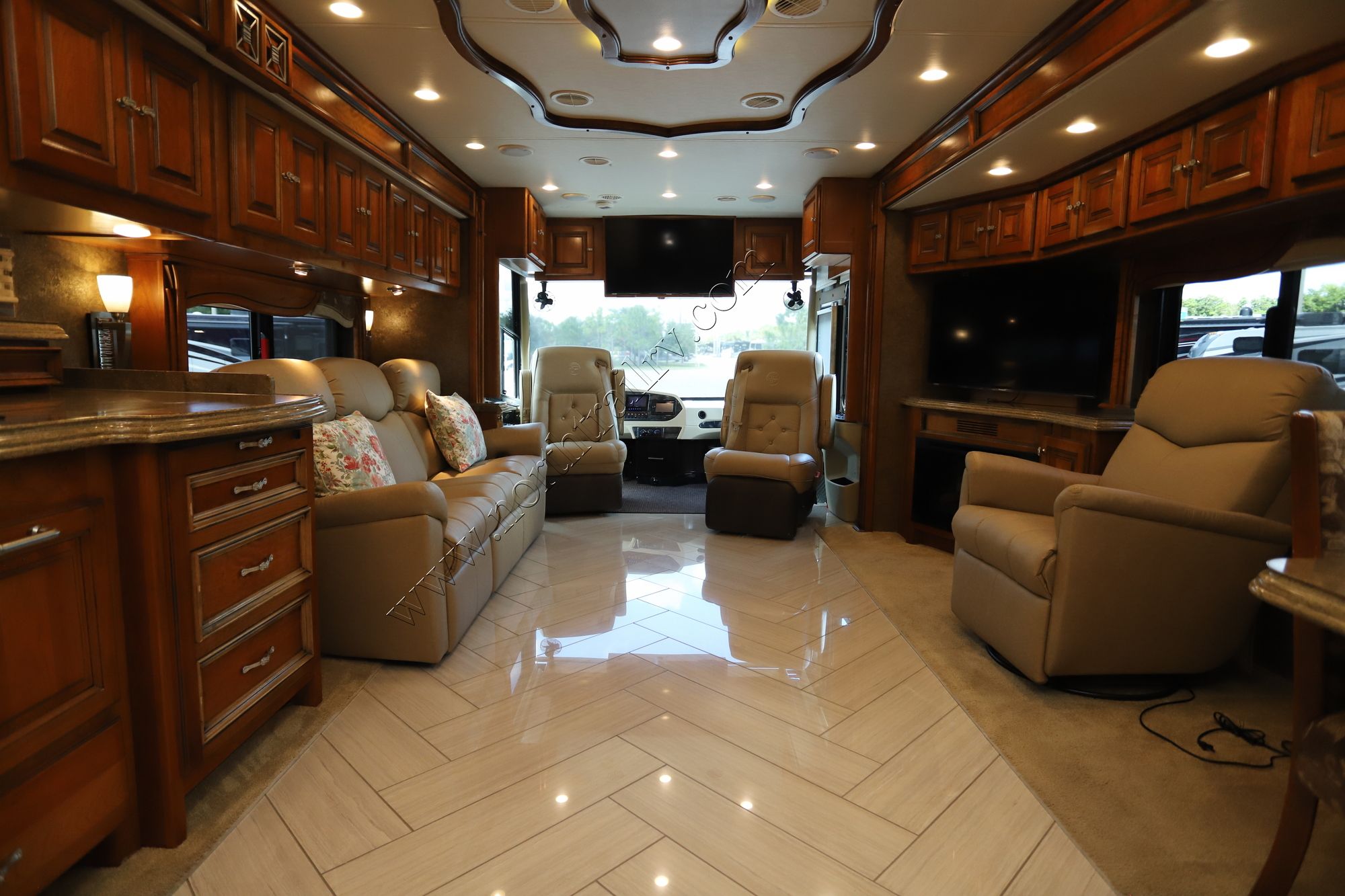 Used 2014 Tiffin Motor Homes Allegro Bus 45LP Class A  For Sale