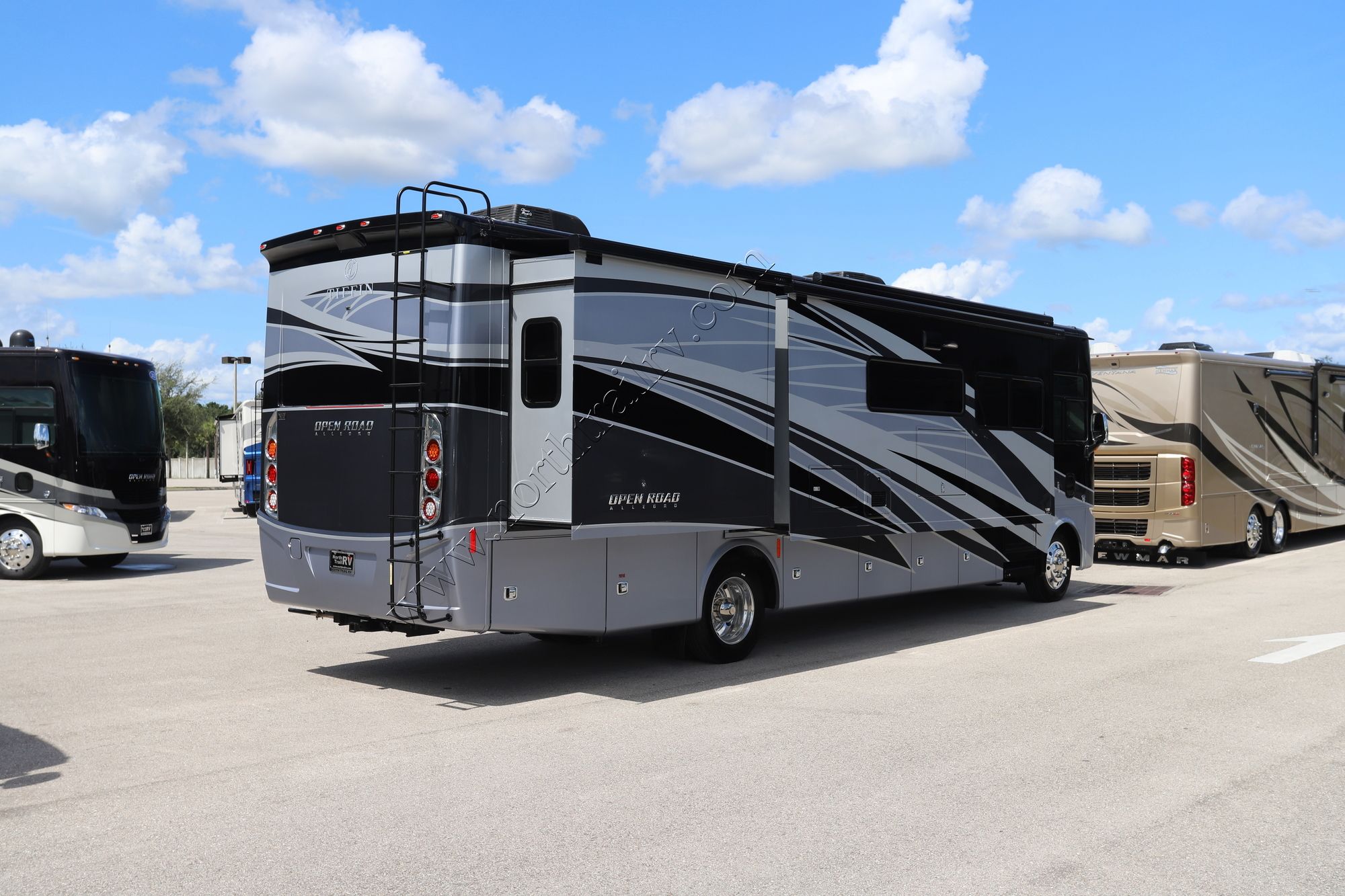 New 2022 Tiffin Motor Homes Allegro 34PA Class A  For Sale