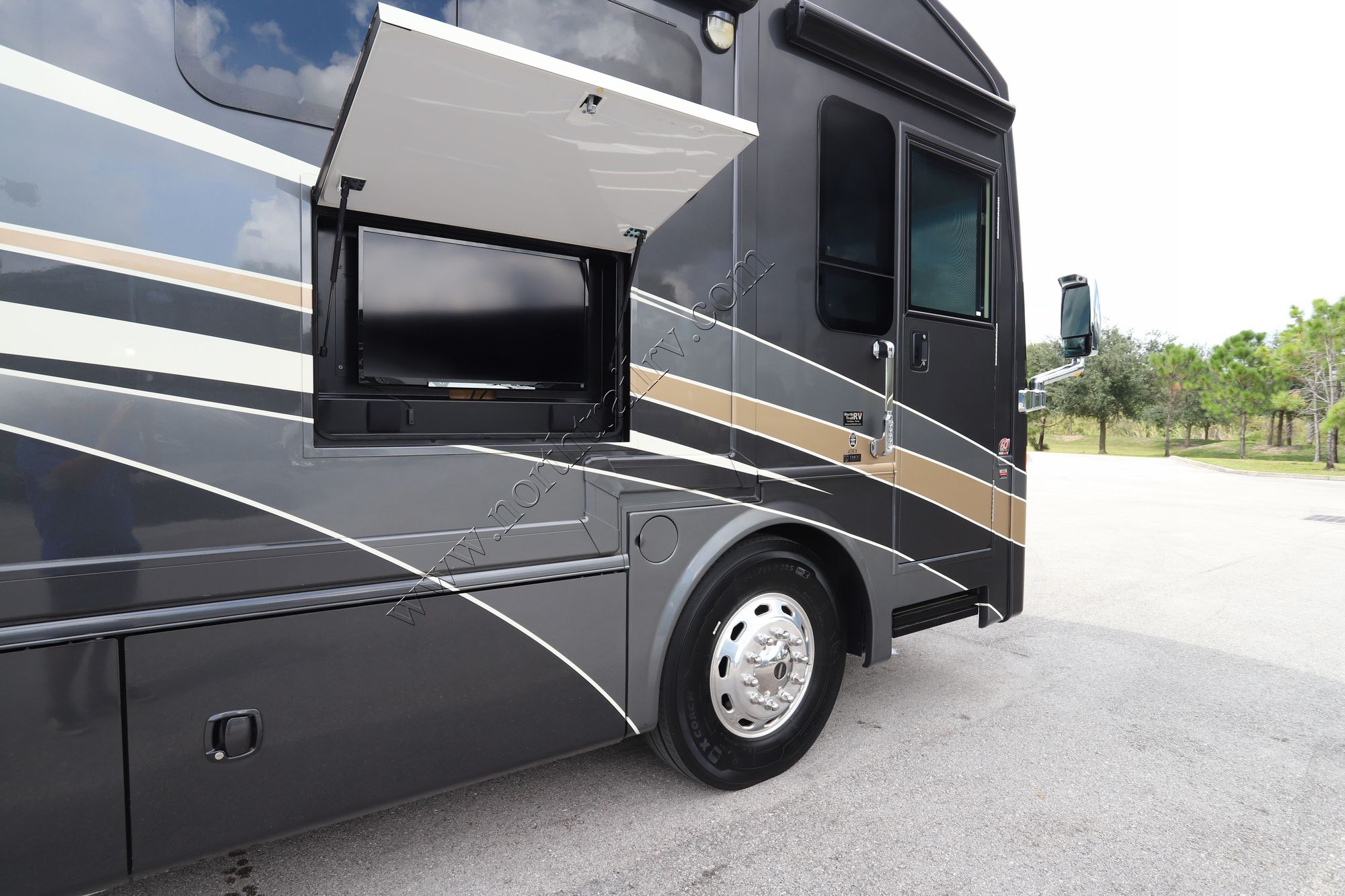 Used 2014 Thor Tuscany 40RX Class A  For Sale