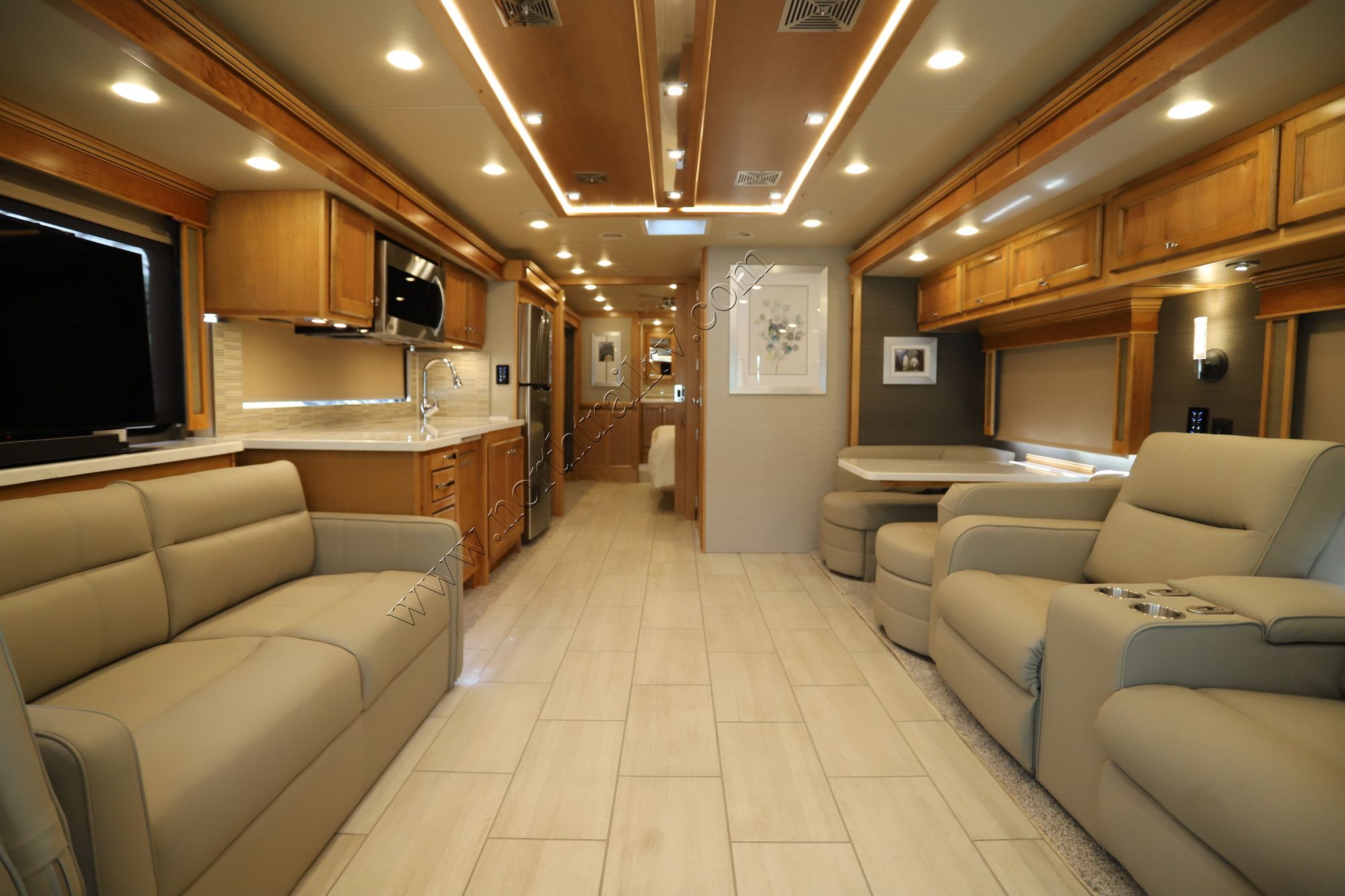 New 2022 Tiffin Motor Homes Allegro Red 37BA Class A  For Sale