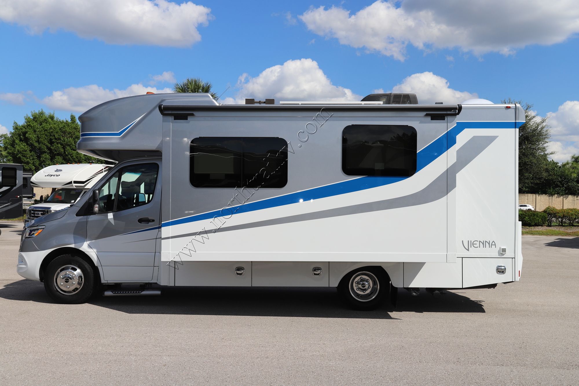 Used 2021 Renegade Rv Vienna 25VRMC Class C  For Sale