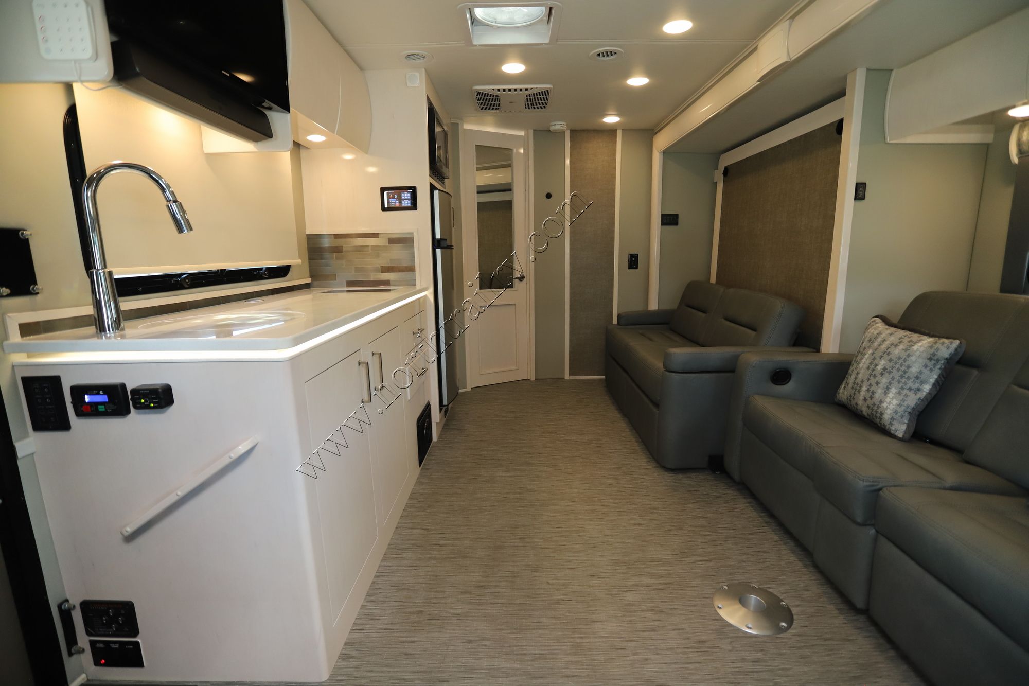 Used 2021 Renegade Rv Vienna 25VRMC Class C  For Sale