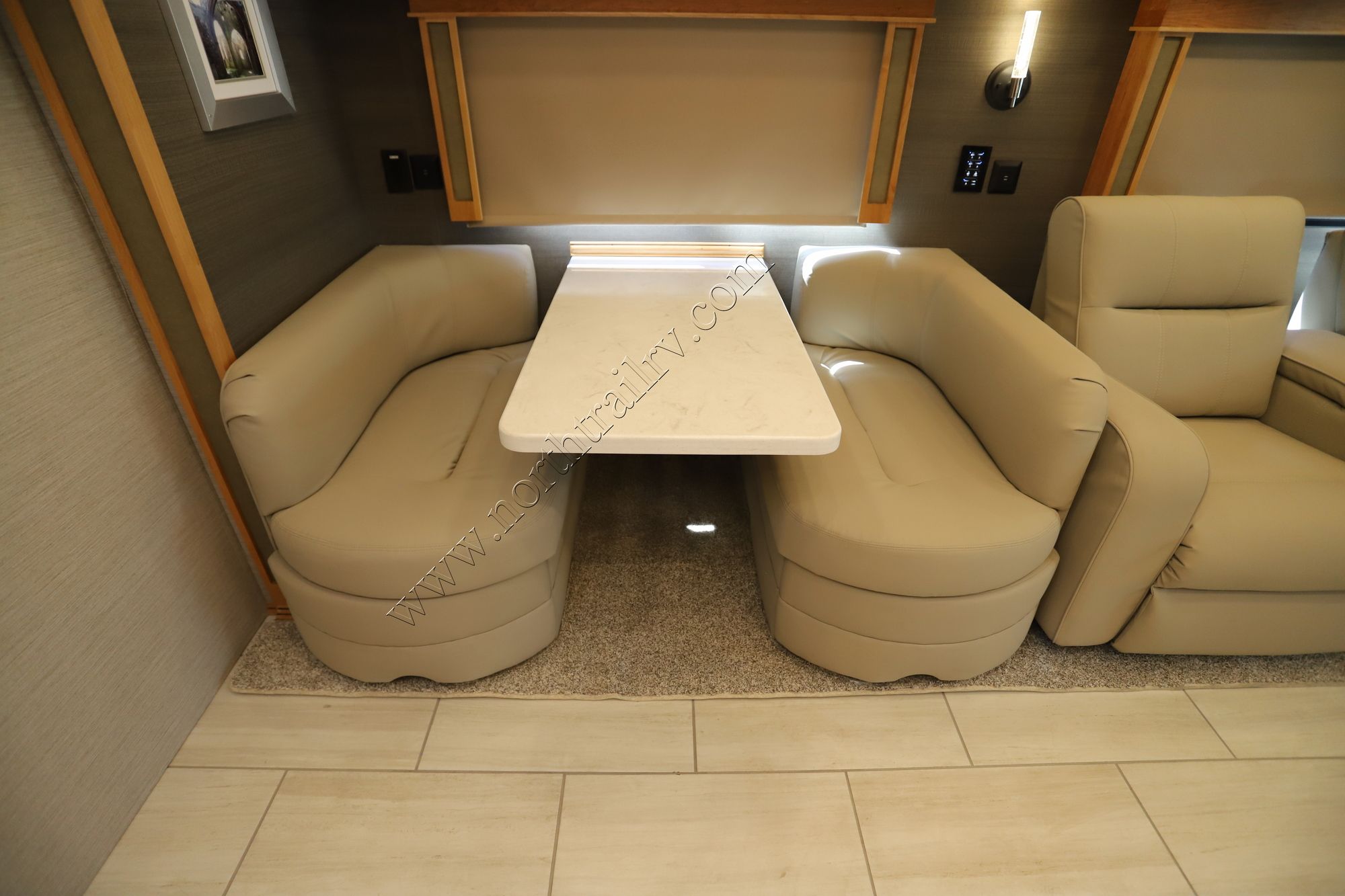 New 2022 Tiffin Motor Homes Allegro Red 37BA Class A  For Sale