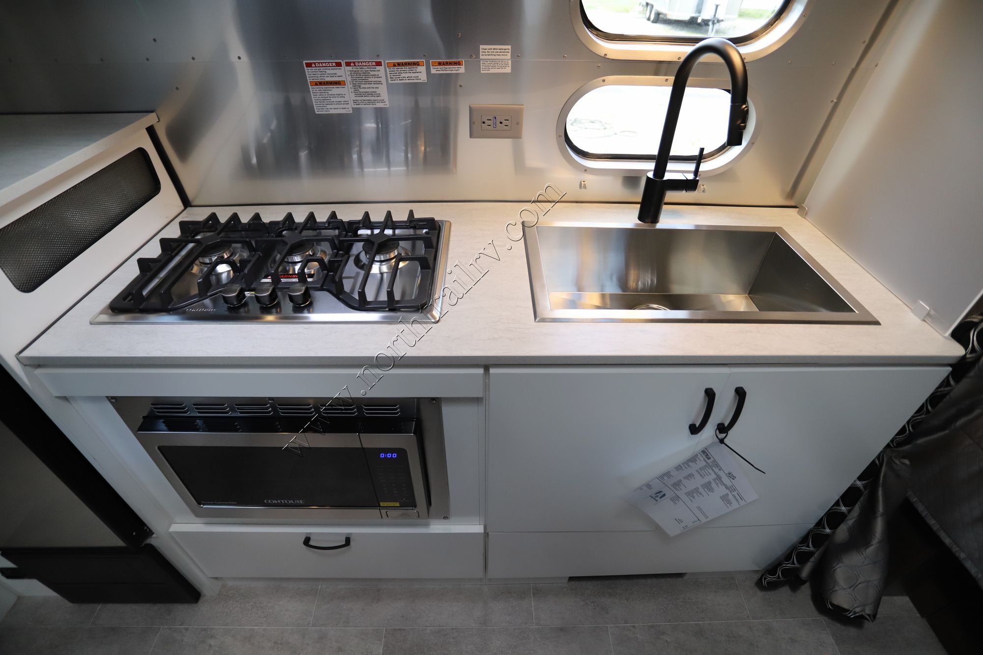 New 2022 Airstream Caravel 22FB Travel Trailer  For Sale