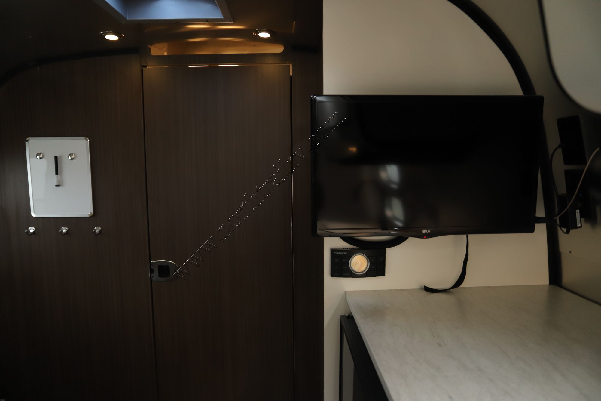 New 2022 Airstream Caravel 22FB Travel Trailer  For Sale