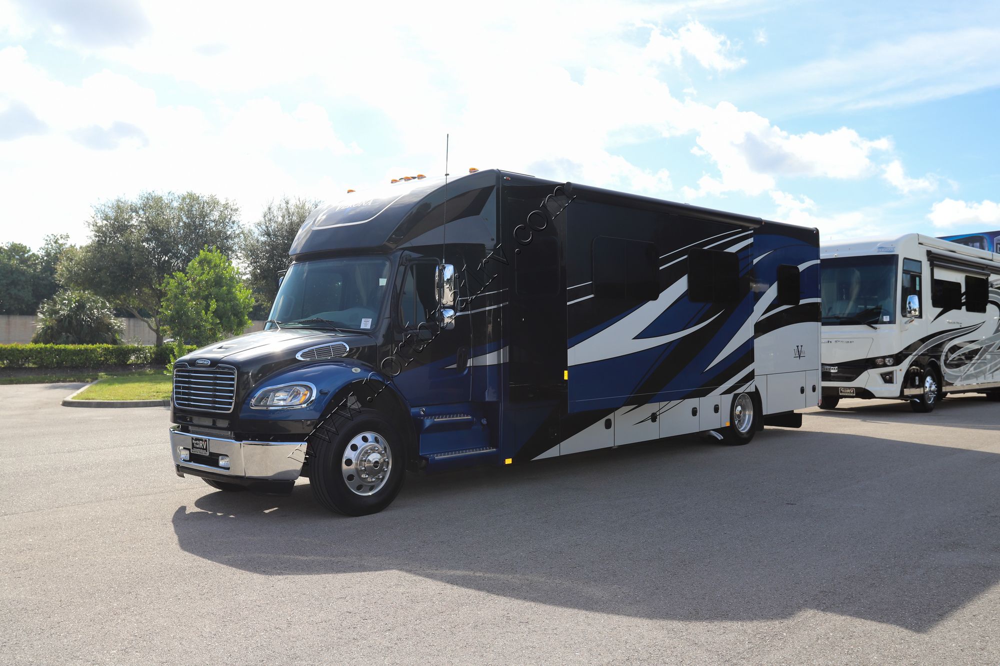 Used 2019 Renegade Rv Verona 36VSB Super C  For Sale