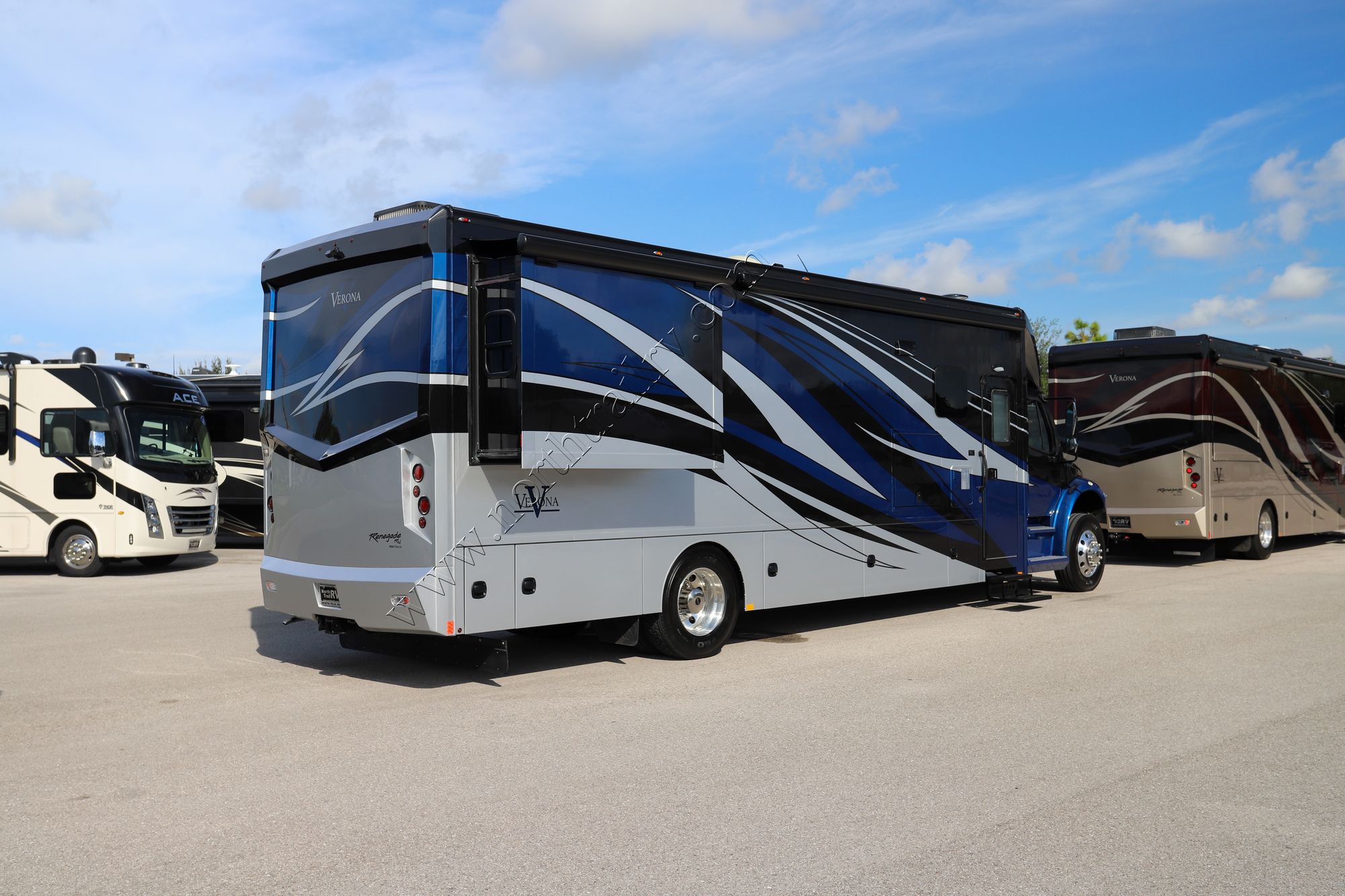 Used 2019 Renegade Rv Verona 36VSB Super C  For Sale