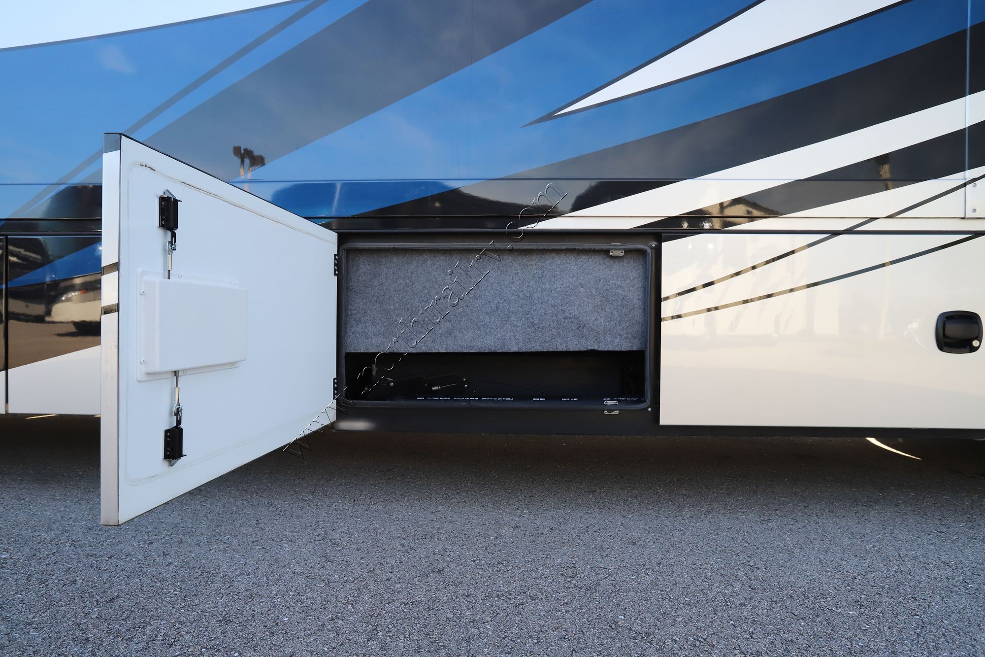 Used 2019 Renegade Rv Verona 36VSB Super C  For Sale