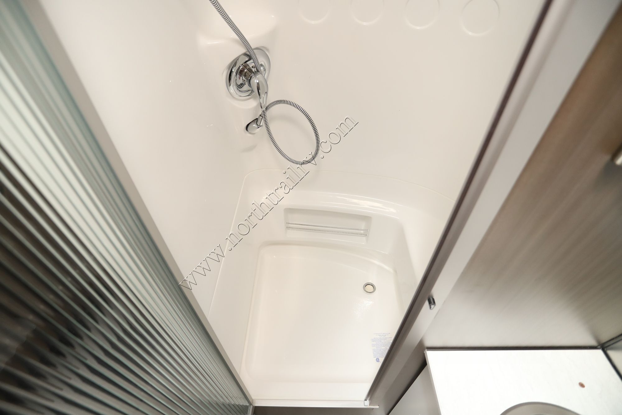 New 2022 Airstream Caravel 22FB Travel Trailer  For Sale