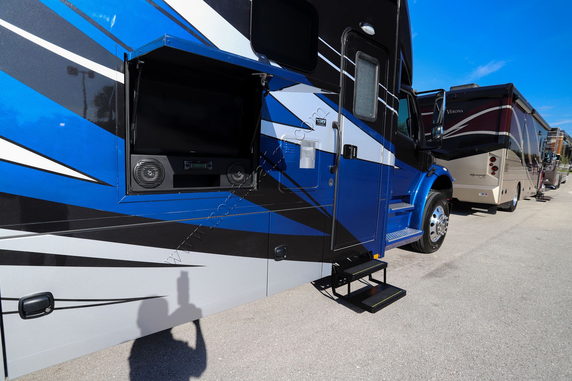 Used 2019 Renegade Rv Verona 36VSB Super C  For Sale